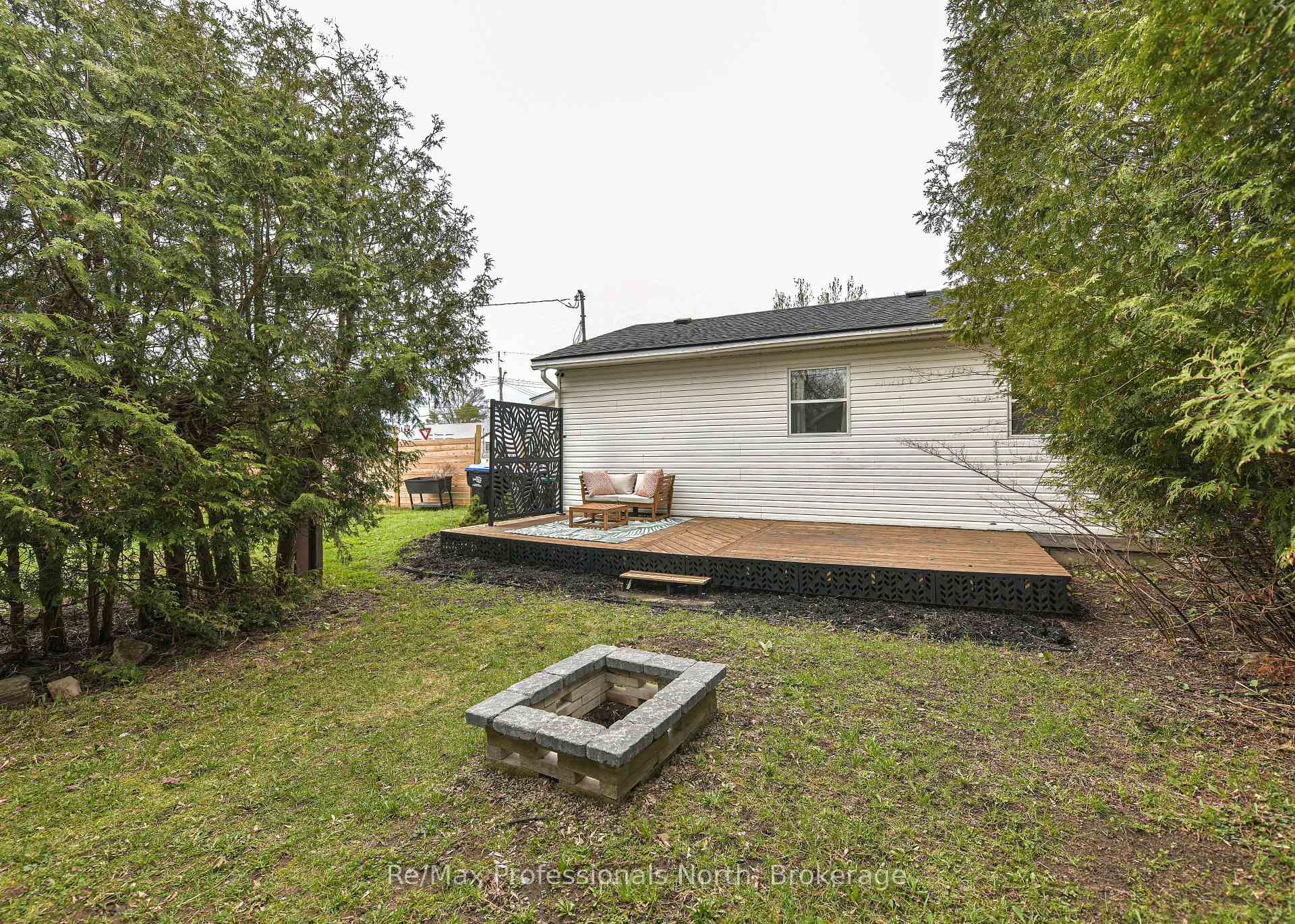 Photo 8 of 817 Eighth Avenue, Tay, Port McNicoll — HOMEH