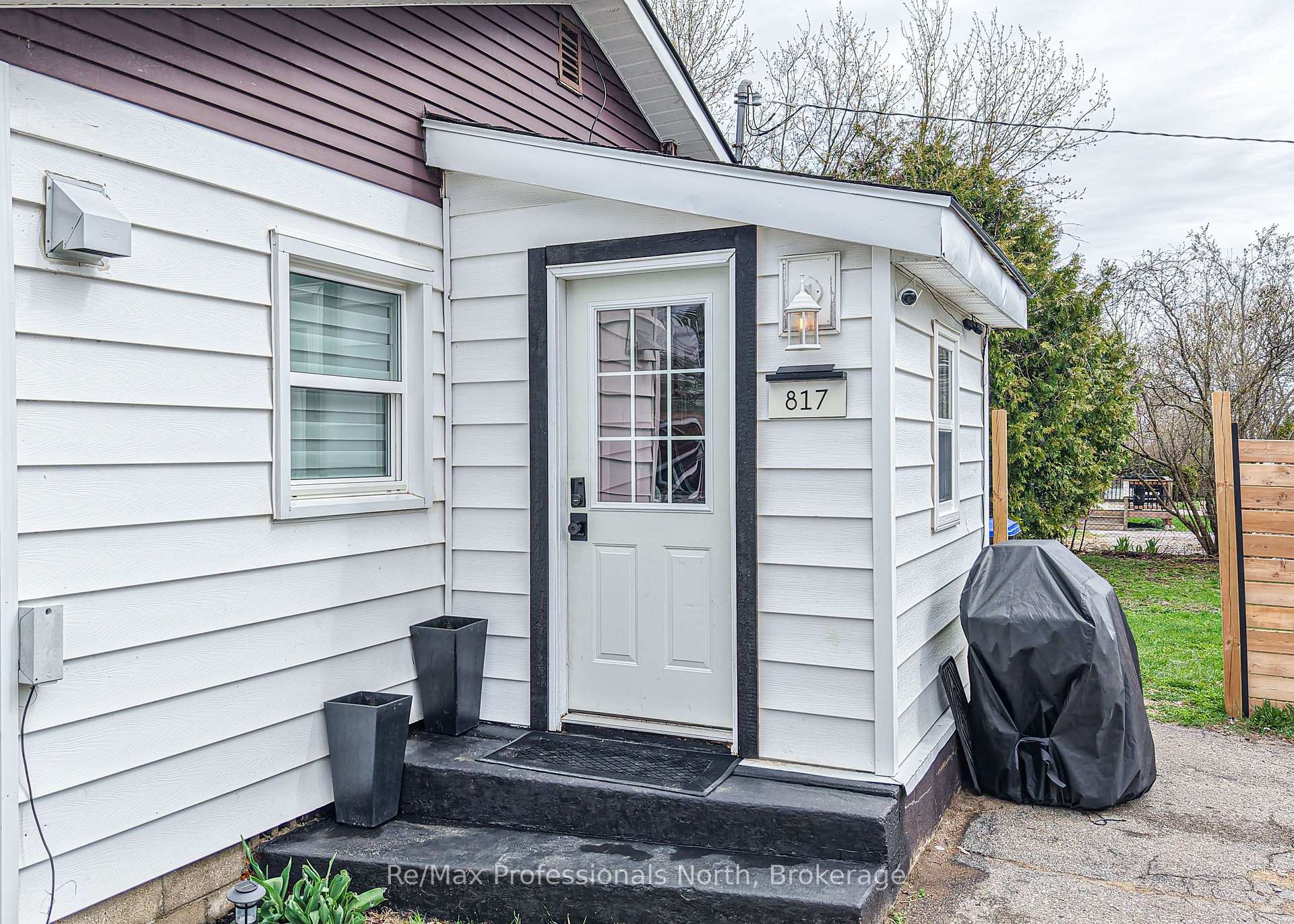Photo 10 of 817 Eighth Avenue, Tay, Port McNicoll — HOMEH