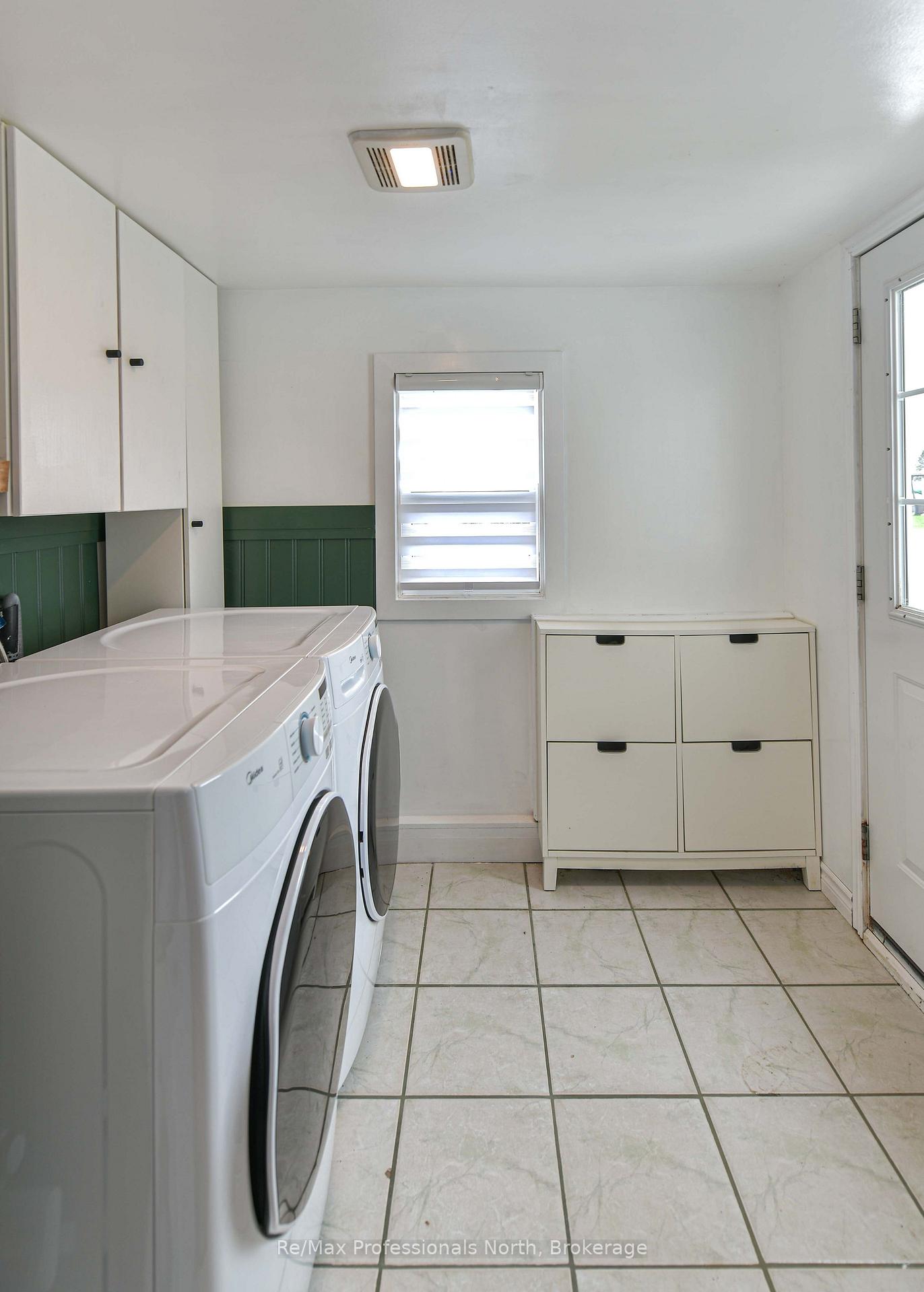 Photo 12 of 817 Eighth Avenue, Tay, Port McNicoll — HOMEH
