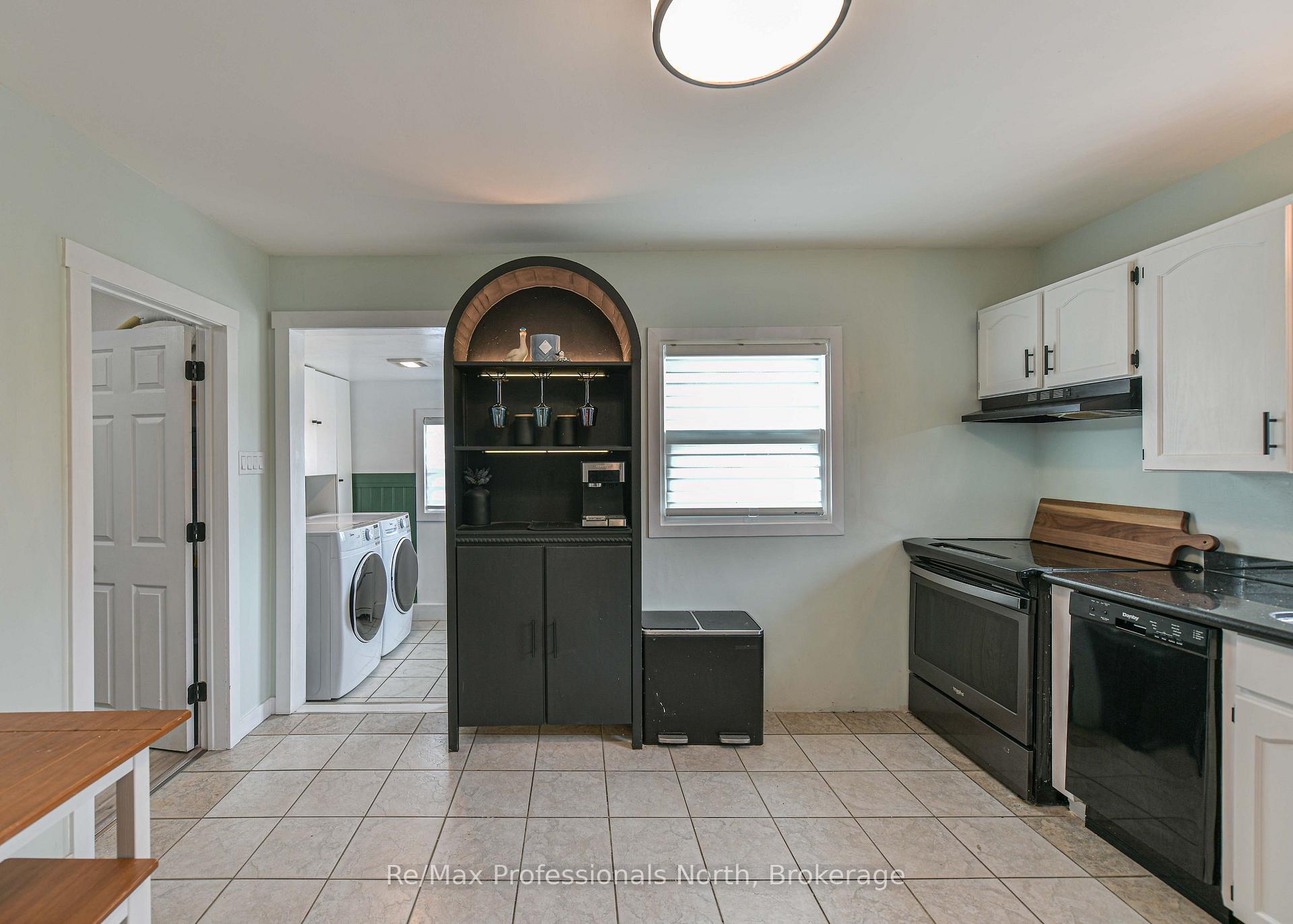 Photo 17 of 817 Eighth Avenue, Tay, Port McNicoll — HOMEH