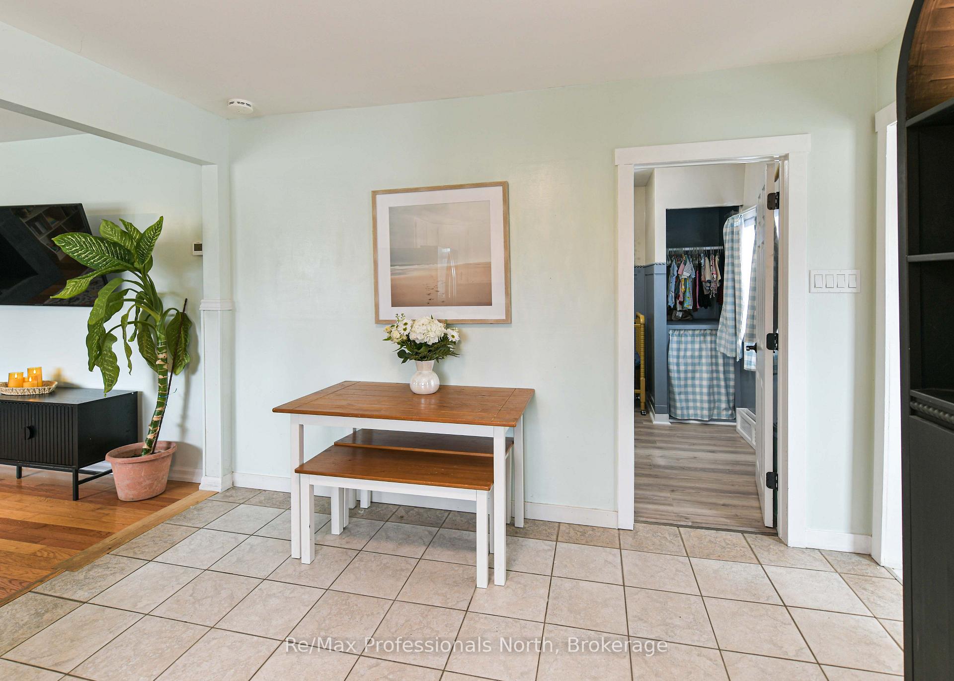 Photo 21 of 817 Eighth Avenue, Tay, Port McNicoll — HOMEH