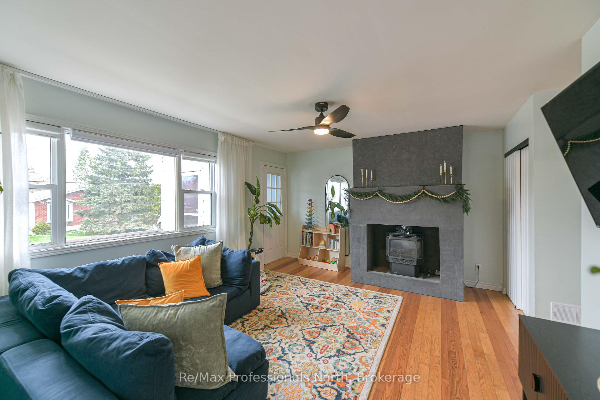 Photo 22 of 817 Eighth Avenue, Tay, Port McNicoll — HOMEH