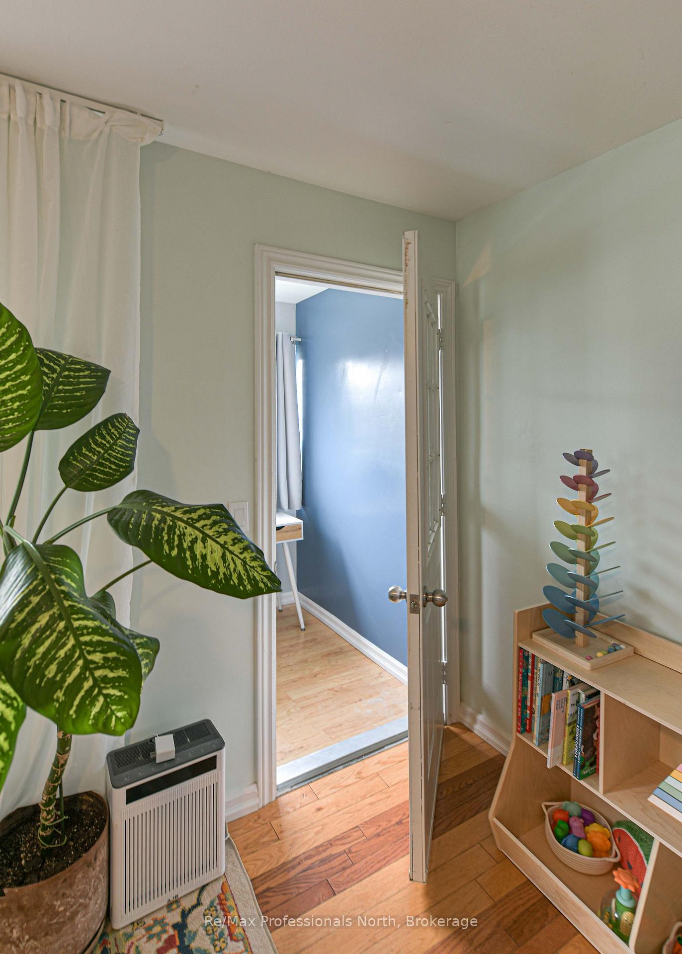 Photo 25 of 817 Eighth Avenue, Tay, Port McNicoll — HOMEH