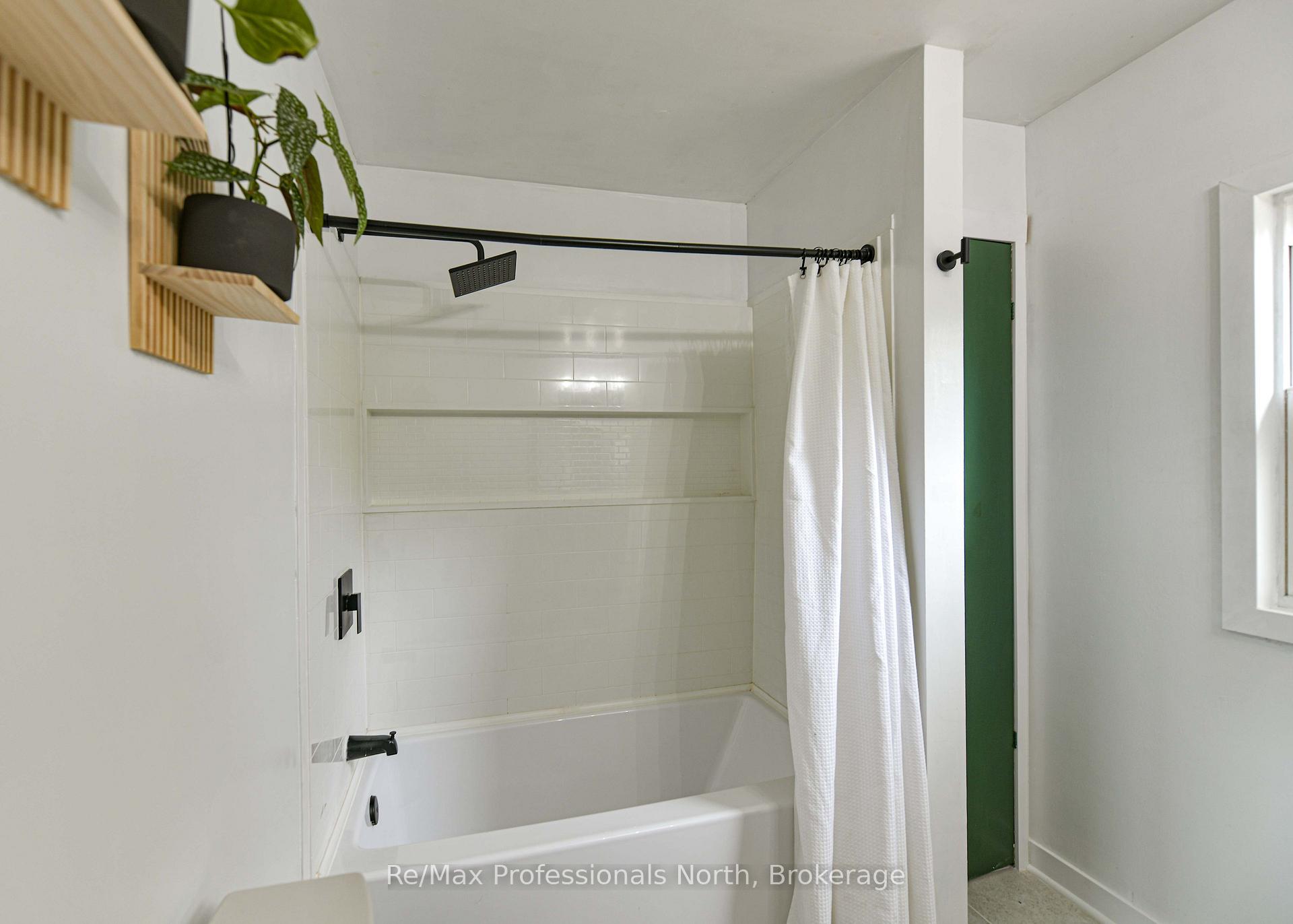 Photo 29 of 817 Eighth Avenue, Tay, Port McNicoll — HOMEH