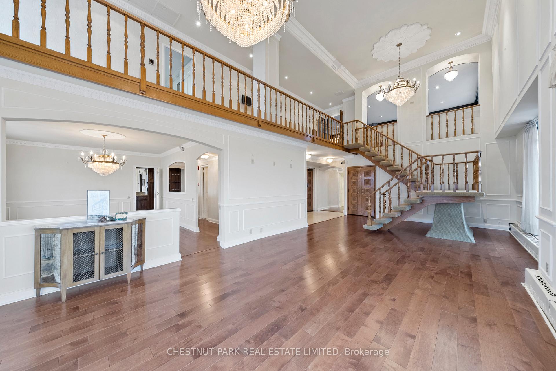Photo 9 of Unit PH 1, 2600 Bathurst Street, Toronto, Englemount-Lawrence — HOMEH