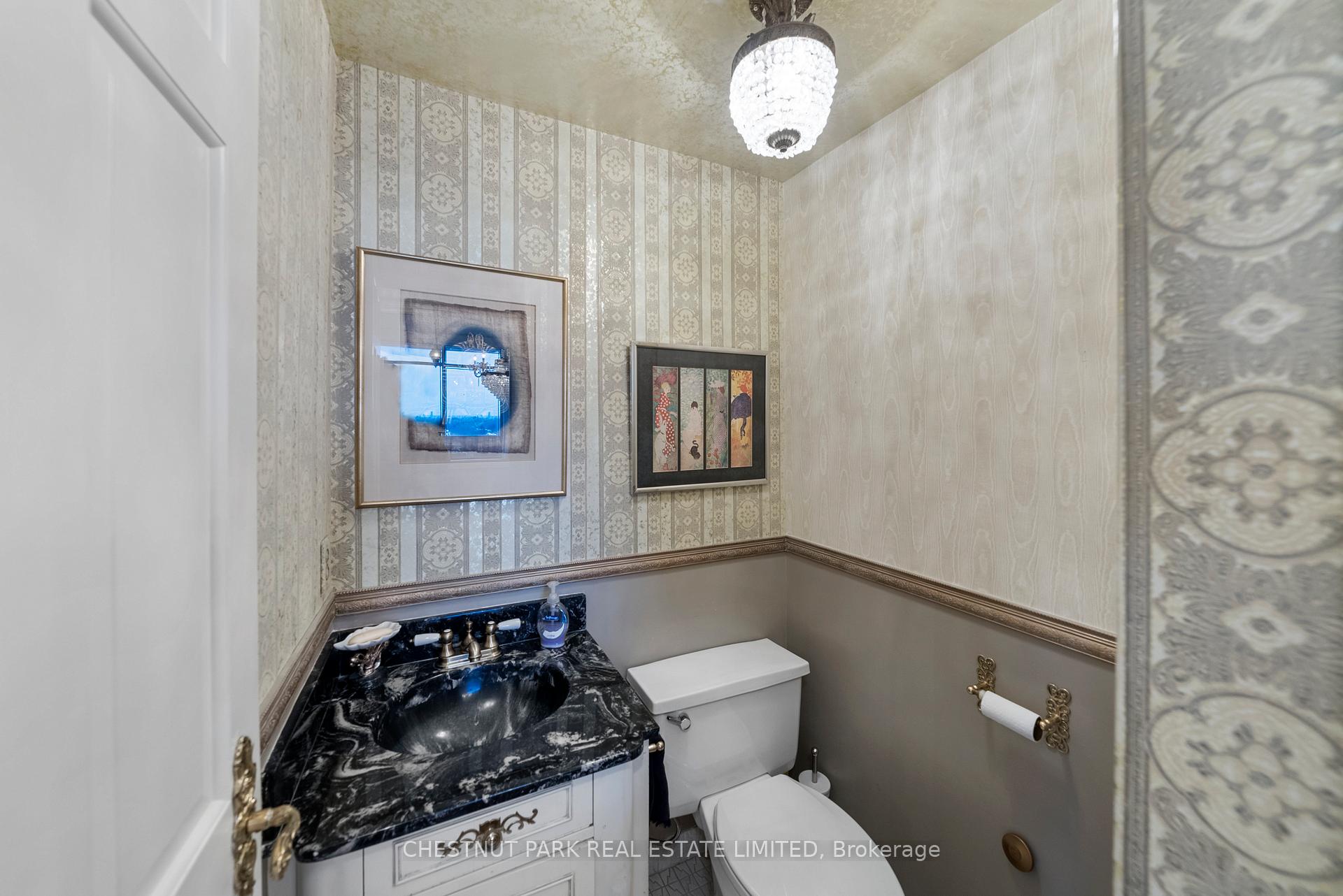 Photo 11 of Unit PH 1, 2600 Bathurst Street, Toronto, Englemount-Lawrence — HOMEH