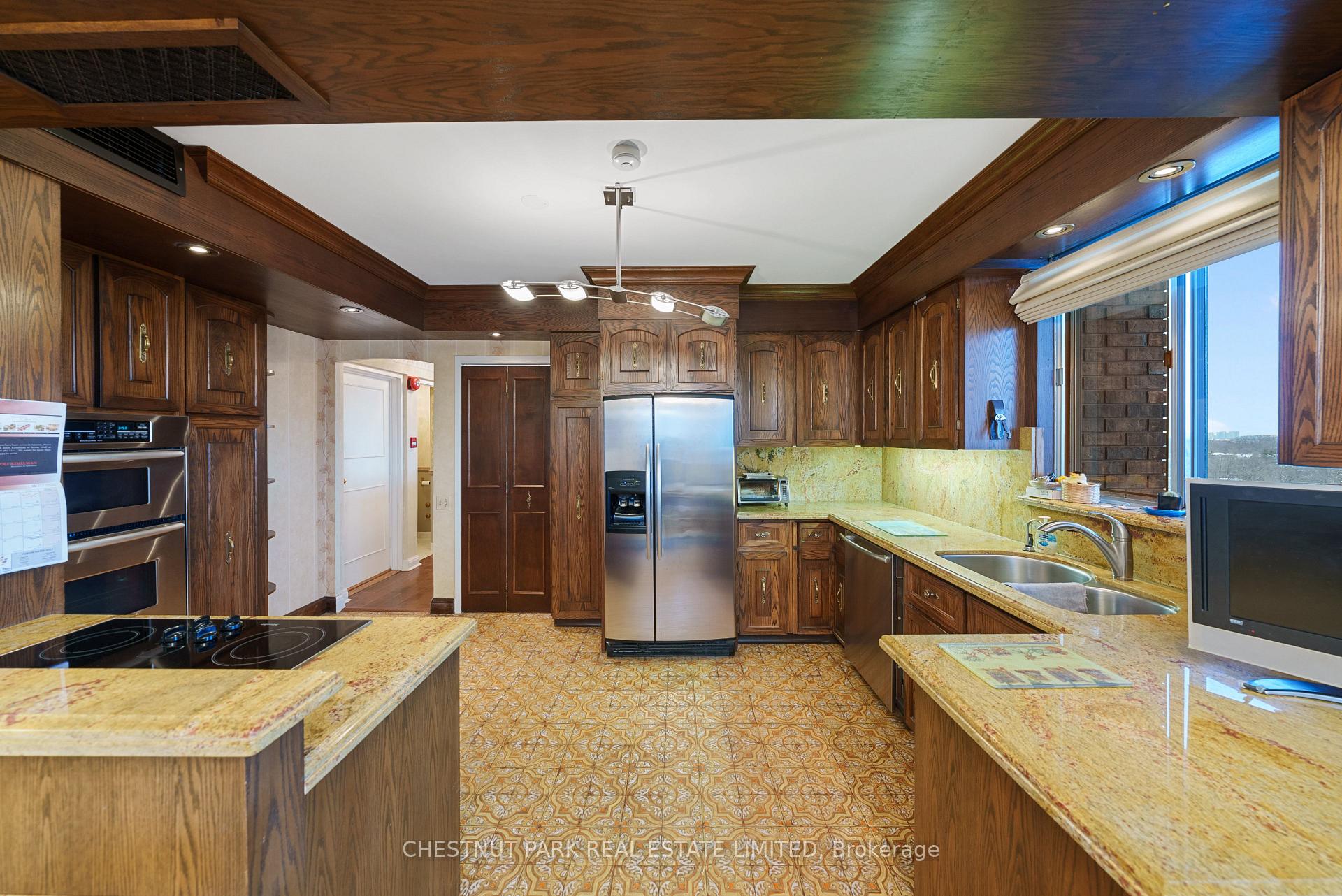 Photo 12 of Unit PH 1, 2600 Bathurst Street, Toronto, Englemount-Lawrence — HOMEH