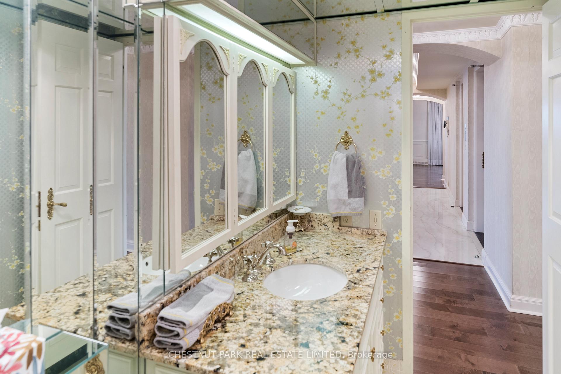 Photo 17 of Unit PH 1, 2600 Bathurst Street, Toronto, Englemount-Lawrence — HOMEH