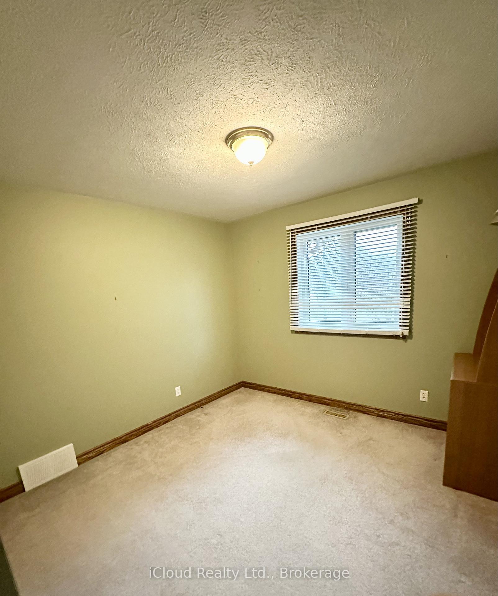 Photo 24 of 86 Glendale Drive E, Tillsonburg — HOMEH