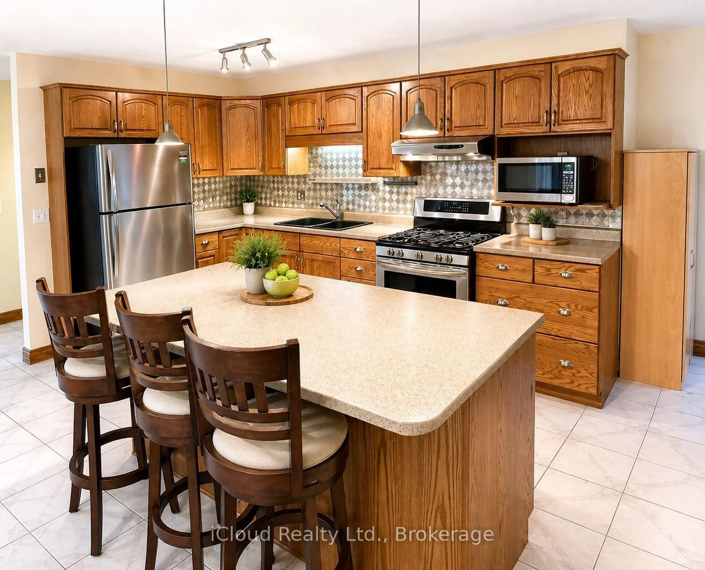 Photo 15 of 86 Glendale Drive E, Tillsonburg — HOMEH