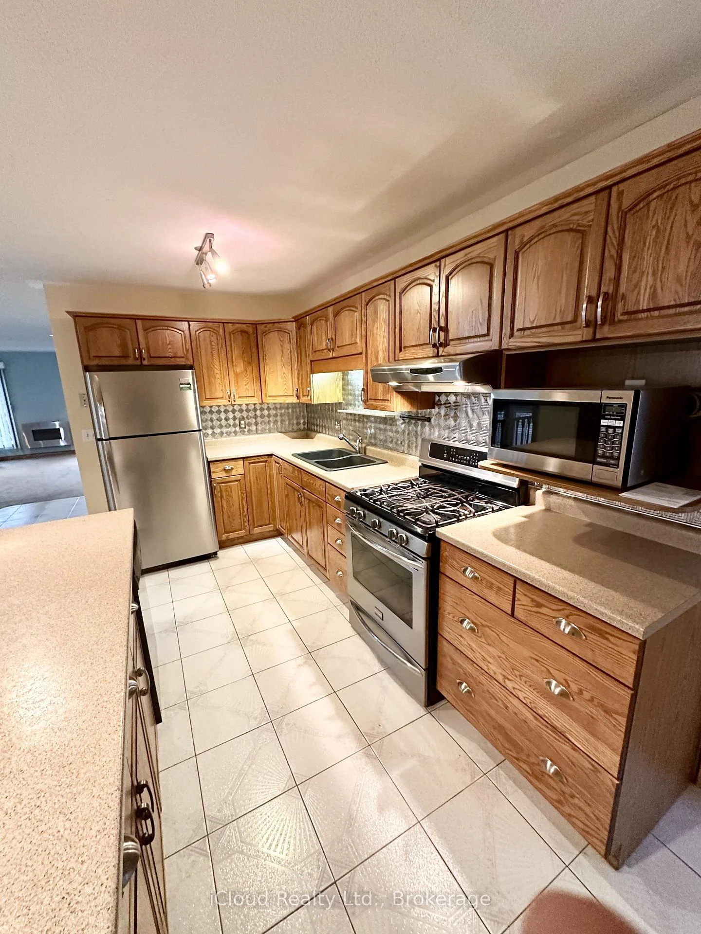Photo 35 of 86 Glendale Drive E, Tillsonburg — HOMEH