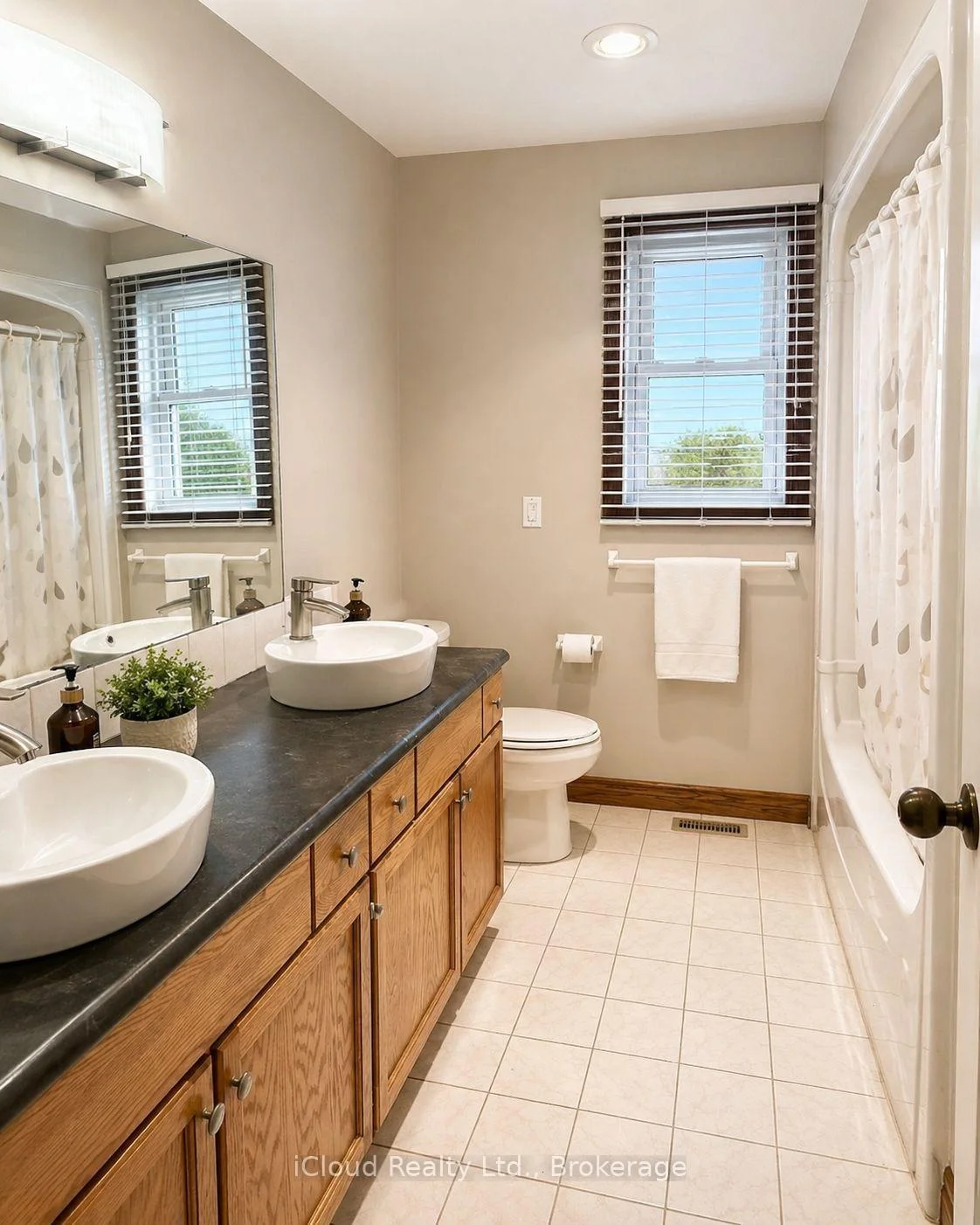 Photo 45 of 86 Glendale Drive E, Tillsonburg — HOMEH
