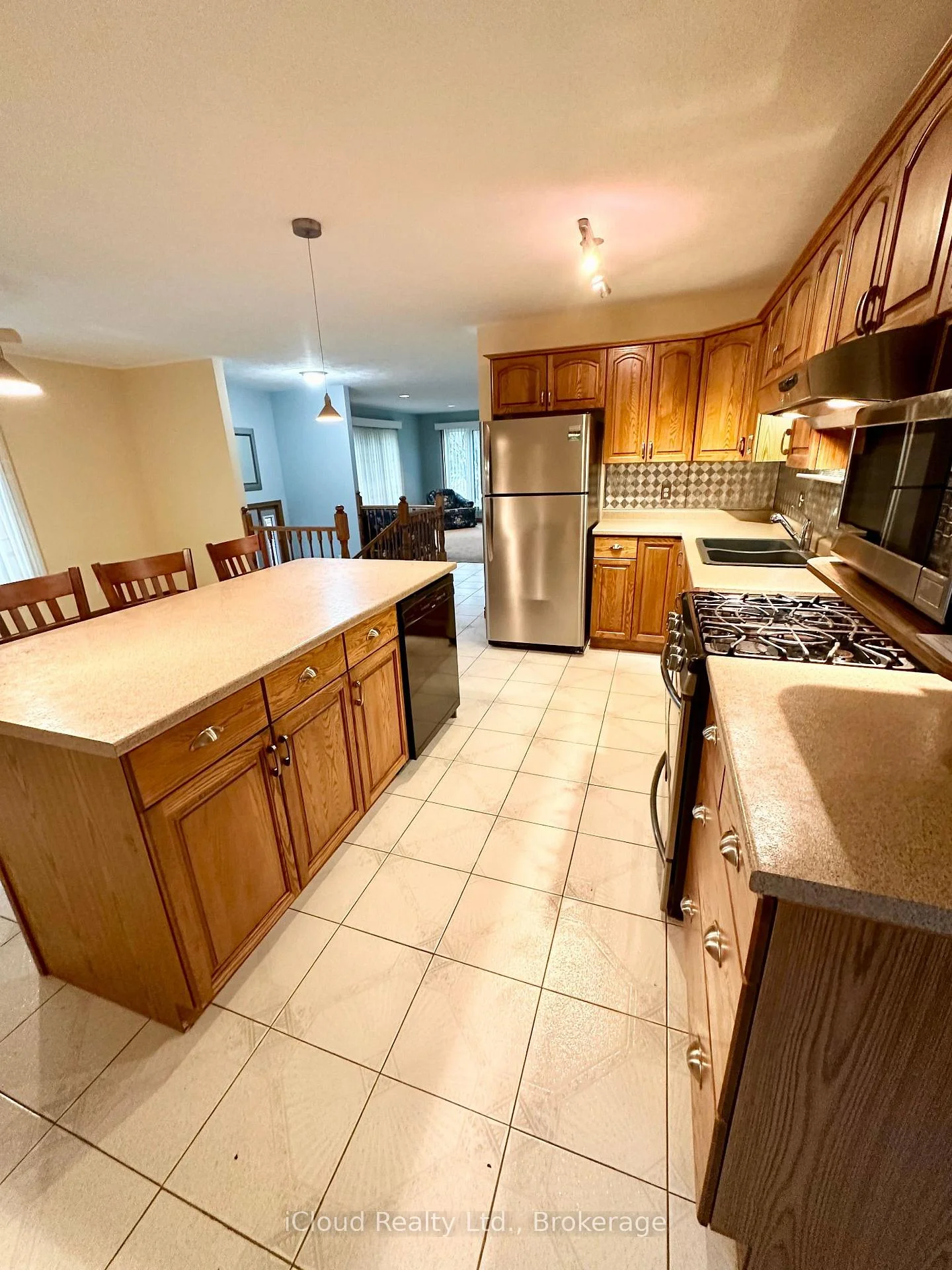 Photo 62 of 86 Glendale Drive E, Tillsonburg — HOMEH