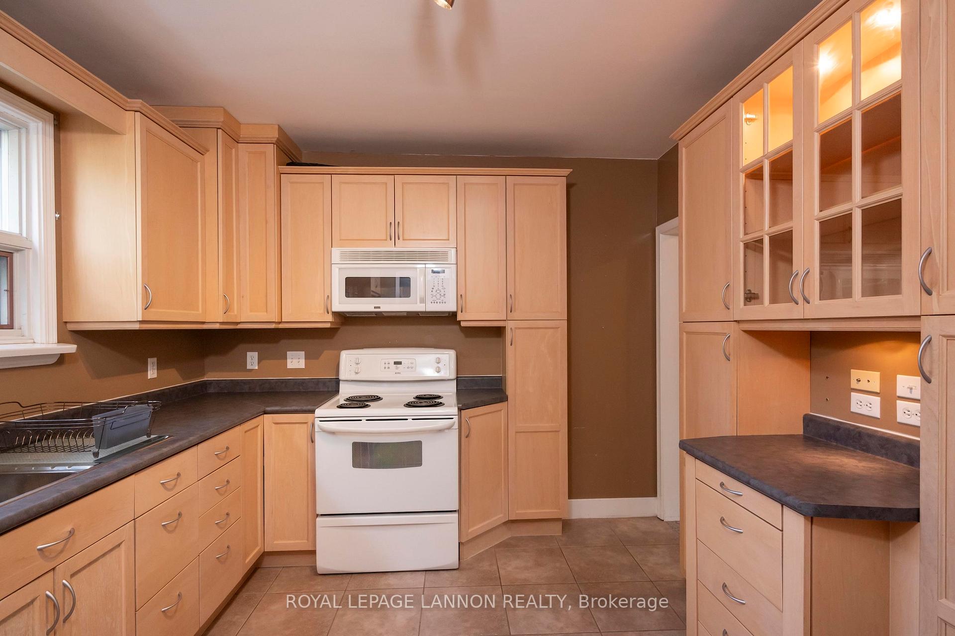 Photo 6 of 2219 Arthur Street E, Thunder Bay, Edgewater Park — HOMEH
