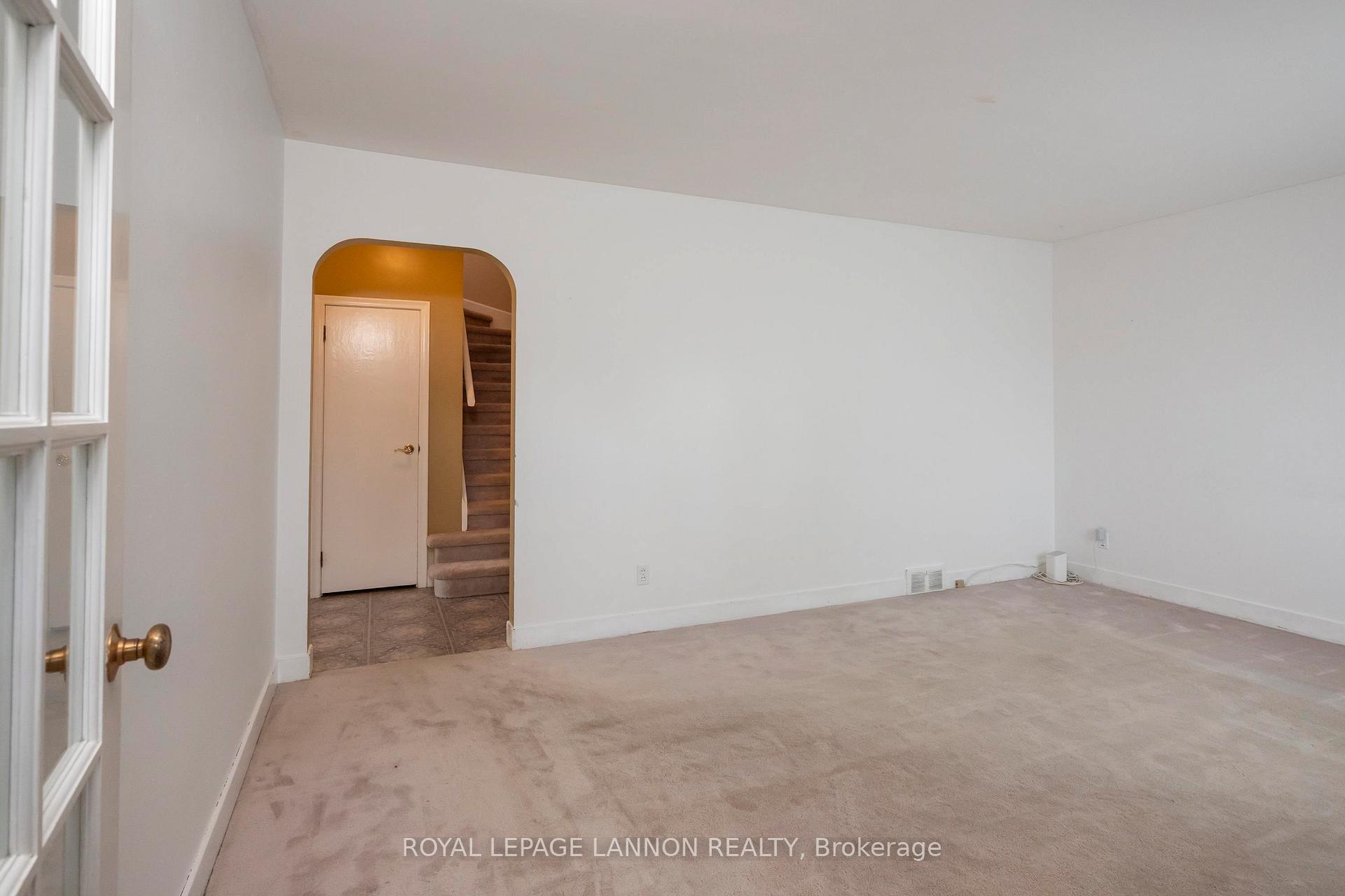 Photo 12 of 2219 Arthur Street E, Thunder Bay, Edgewater Park — HOMEH