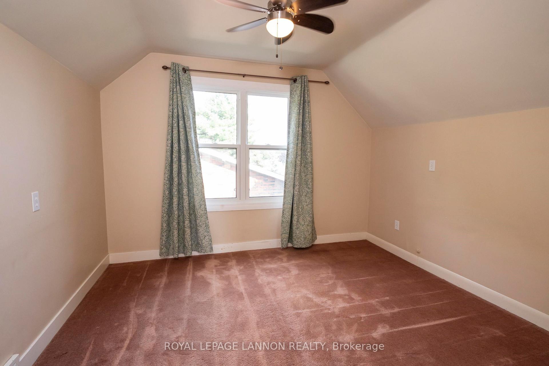 Photo 16 of 2219 Arthur Street E, Thunder Bay, Edgewater Park — HOMEH