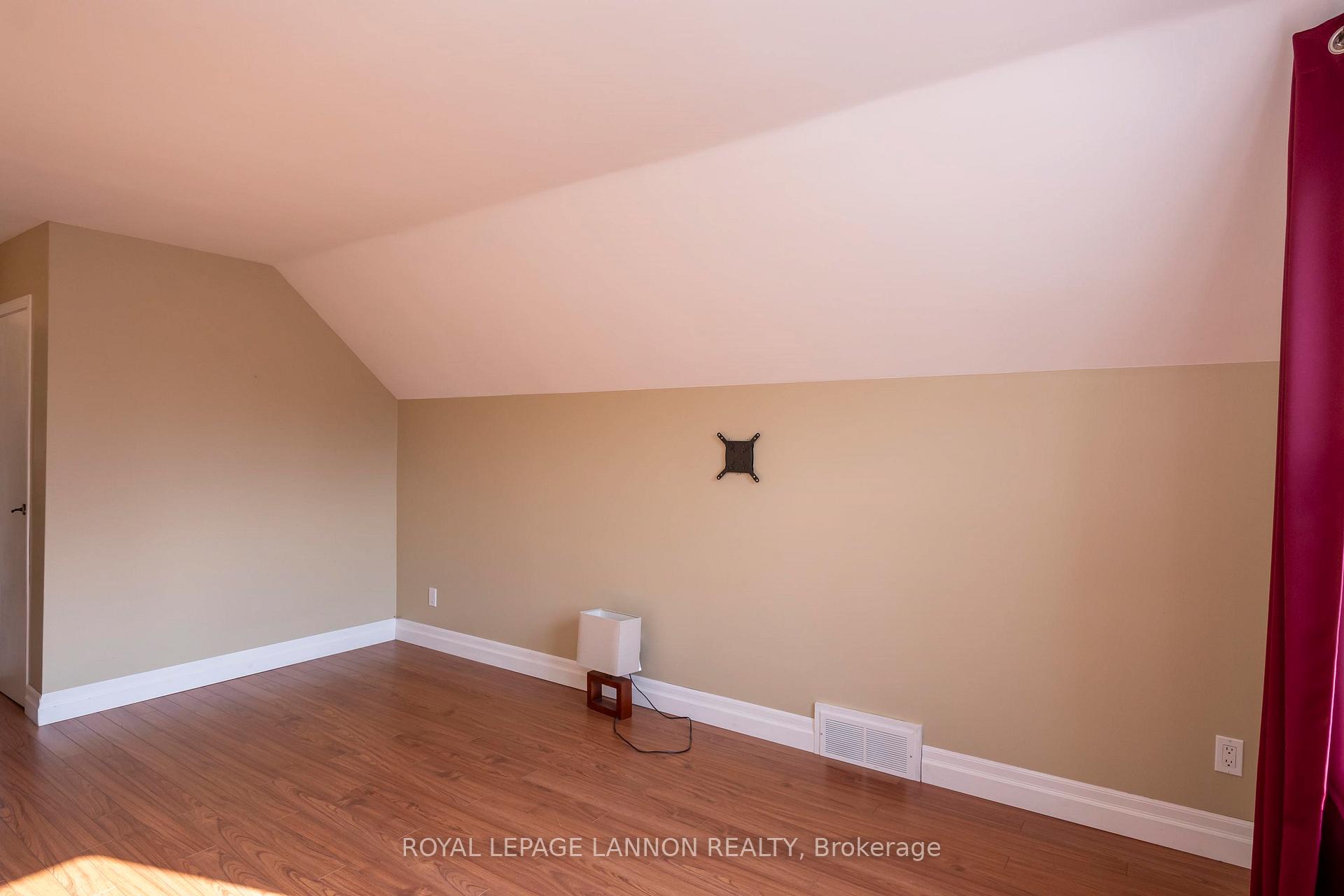 Photo 17 of 2219 Arthur Street E, Thunder Bay, Edgewater Park — HOMEH