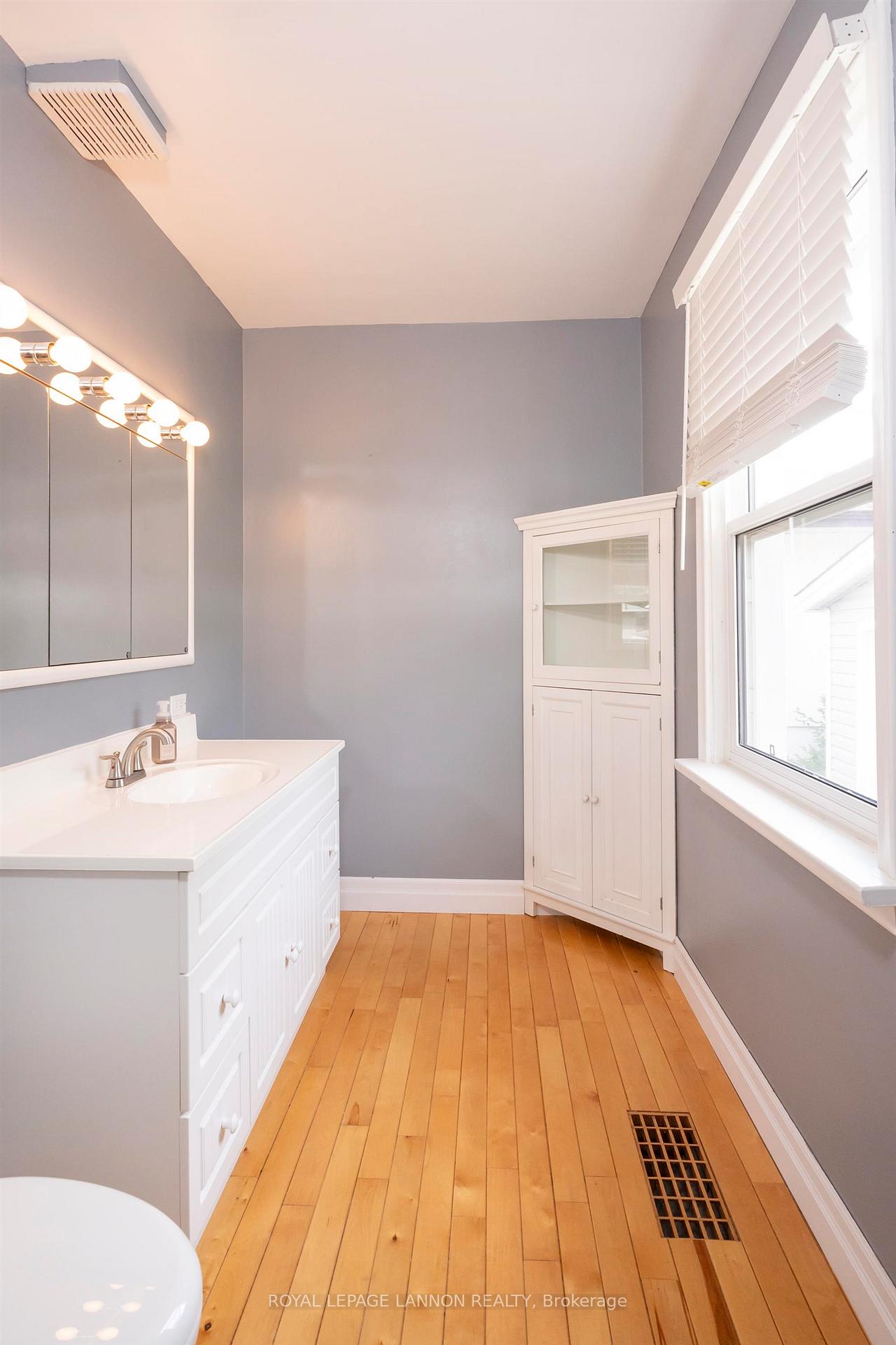Photo 19 of 2219 Arthur Street E, Thunder Bay, Edgewater Park — HOMEH