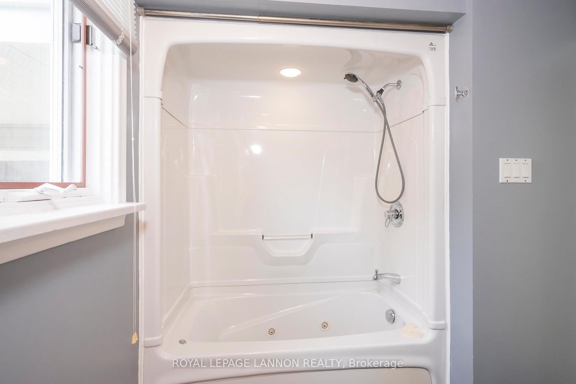 Photo 21 of 2219 Arthur Street E, Thunder Bay, Edgewater Park — HOMEH