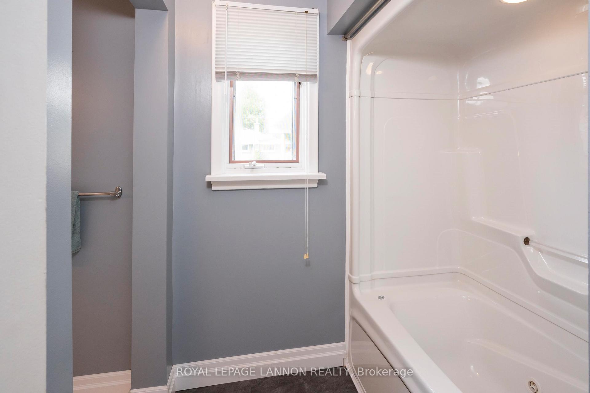 Photo 22 of 2219 Arthur Street E, Thunder Bay, Edgewater Park — HOMEH