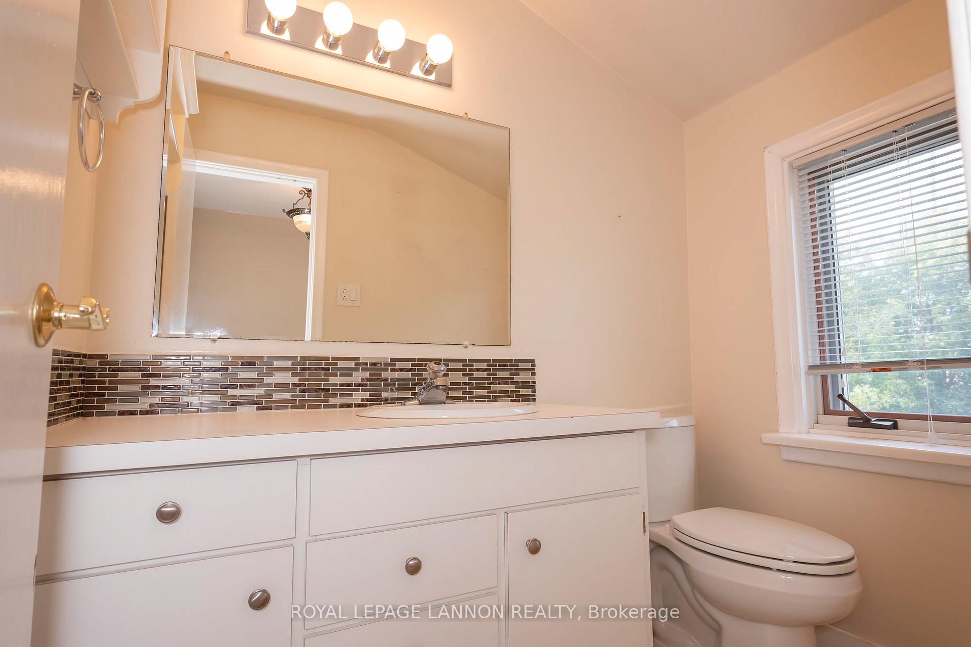 Photo 23 of 2219 Arthur Street E, Thunder Bay, Edgewater Park — HOMEH
