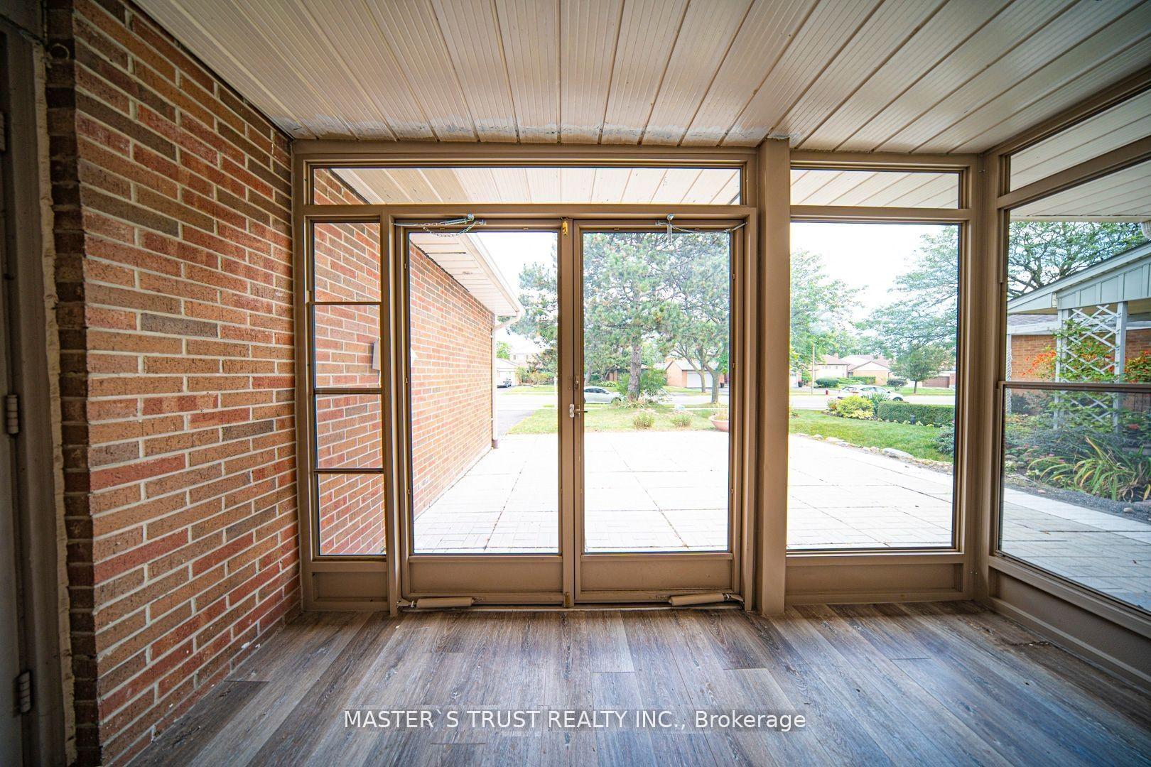 Photo 5 of 2502 Folkway Drive, Mississauga, Erin Mills — HOMEH