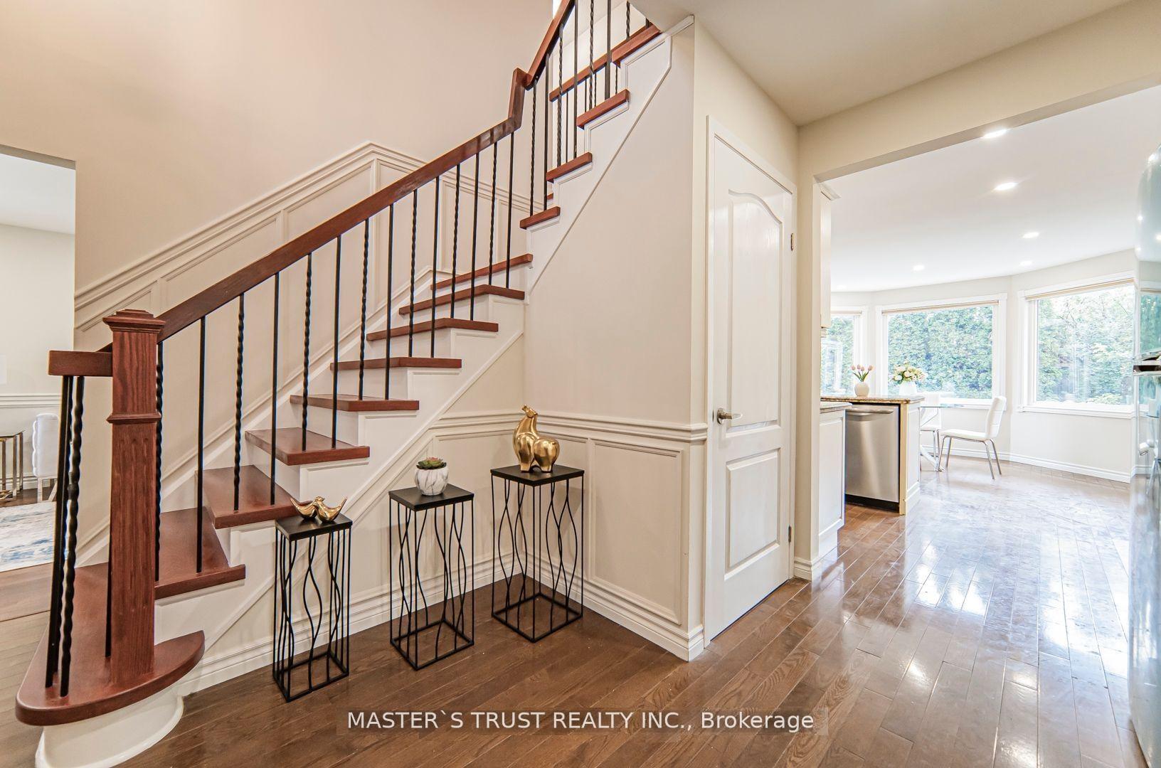 Photo 7 of 2502 Folkway Drive, Mississauga, Erin Mills — HOMEH