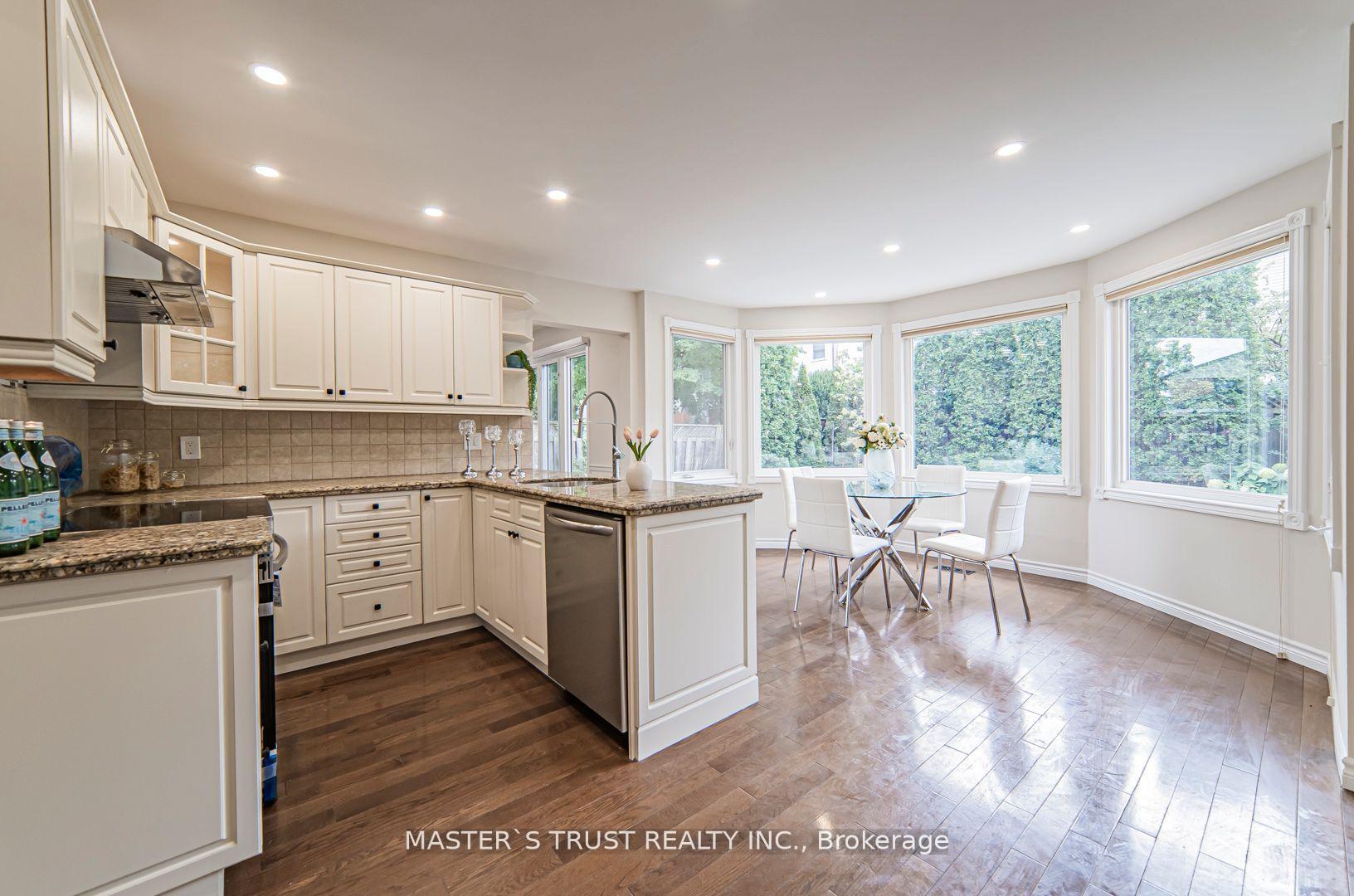Photo 11 of 2502 Folkway Drive, Mississauga, Erin Mills — HOMEH
