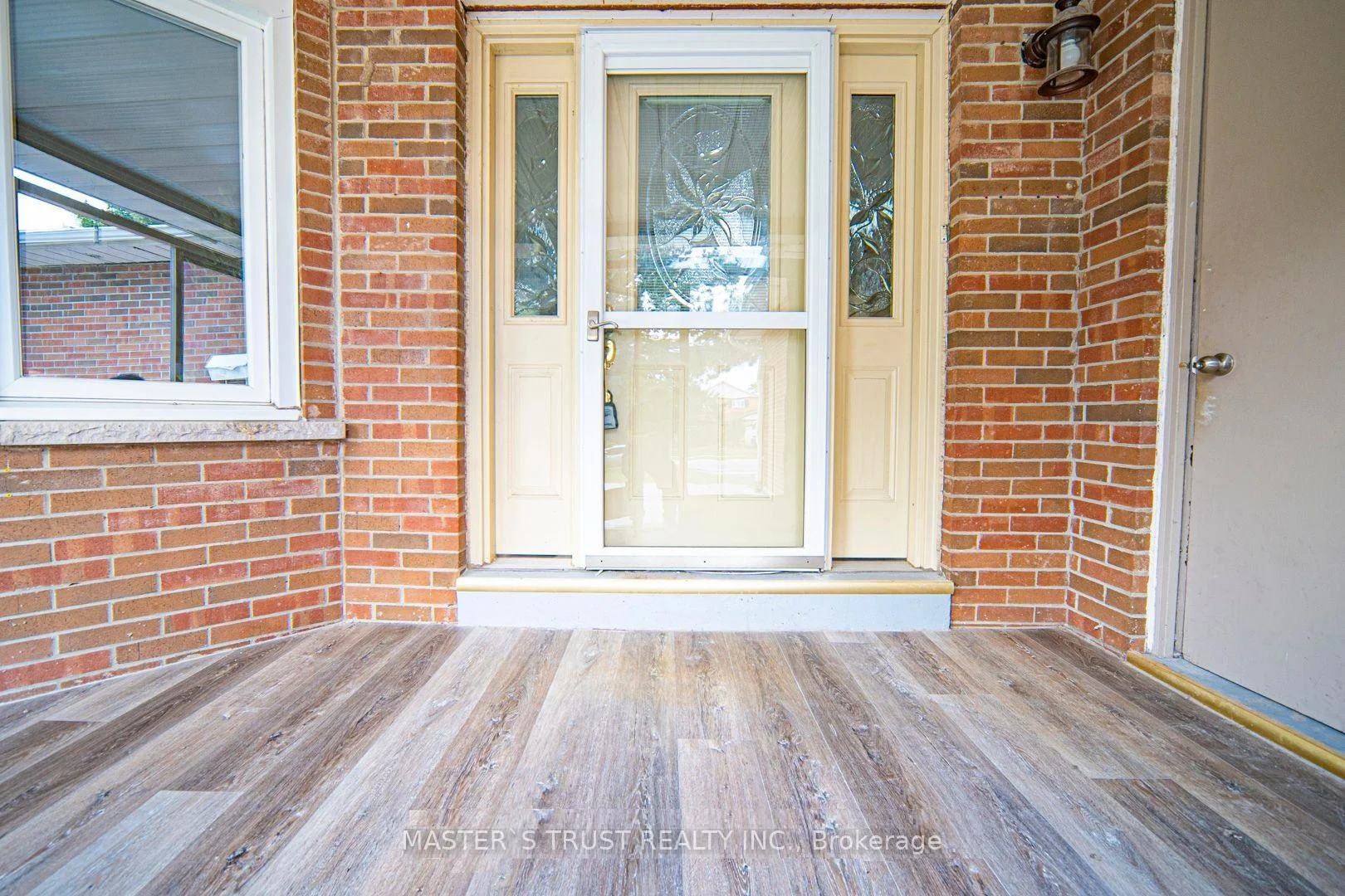 Photo 4 of 2502 Folkway Drive, Mississauga, Erin Mills — HOMEH