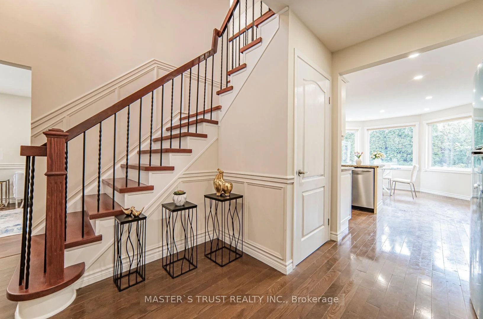 Photo 10 of 2502 Folkway Drive, Mississauga, Erin Mills — HOMEH