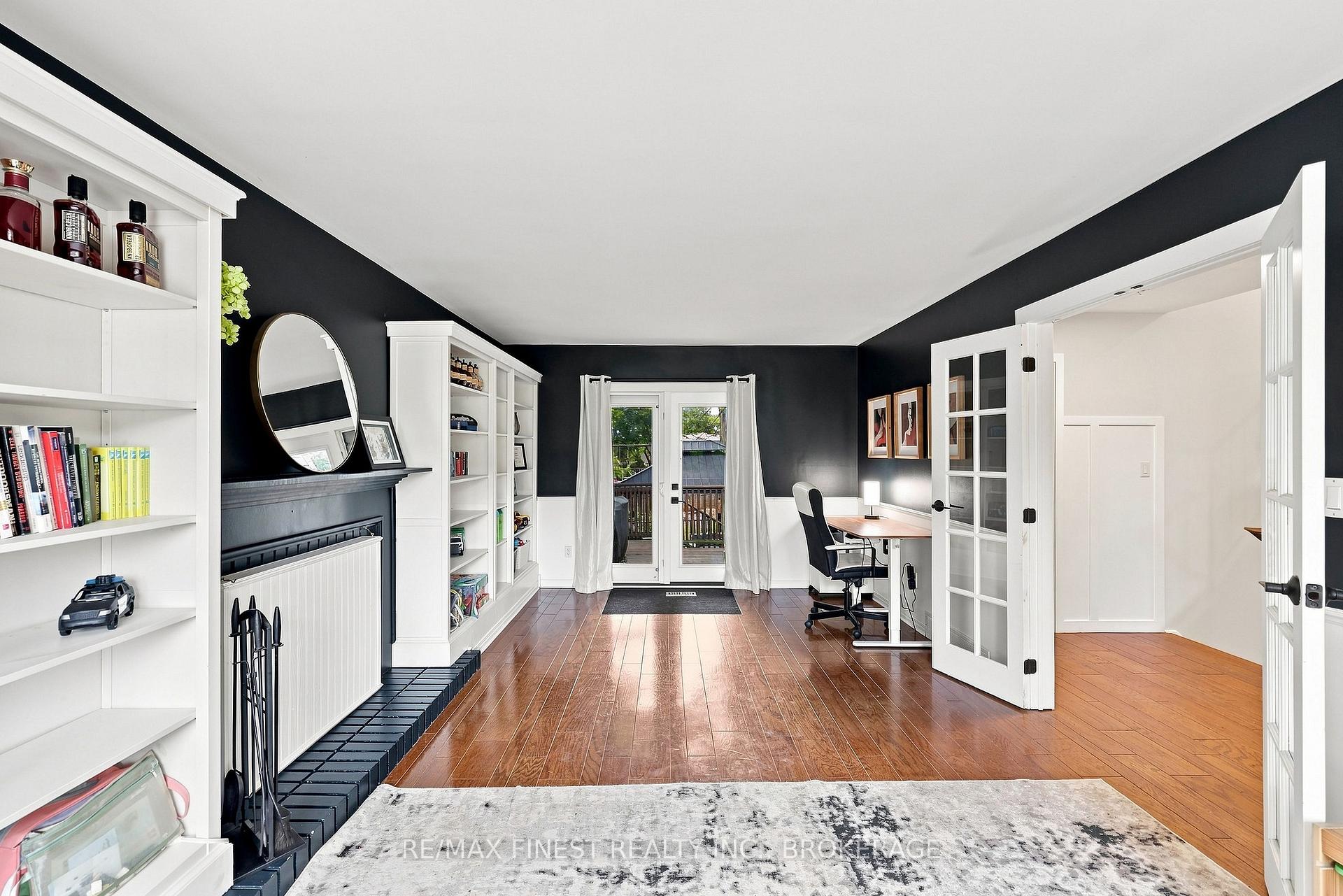 Photo 7 of 907 Pembridge Crescent, Kingston, South of Taylor-Kidd Blvd — HOMEH
