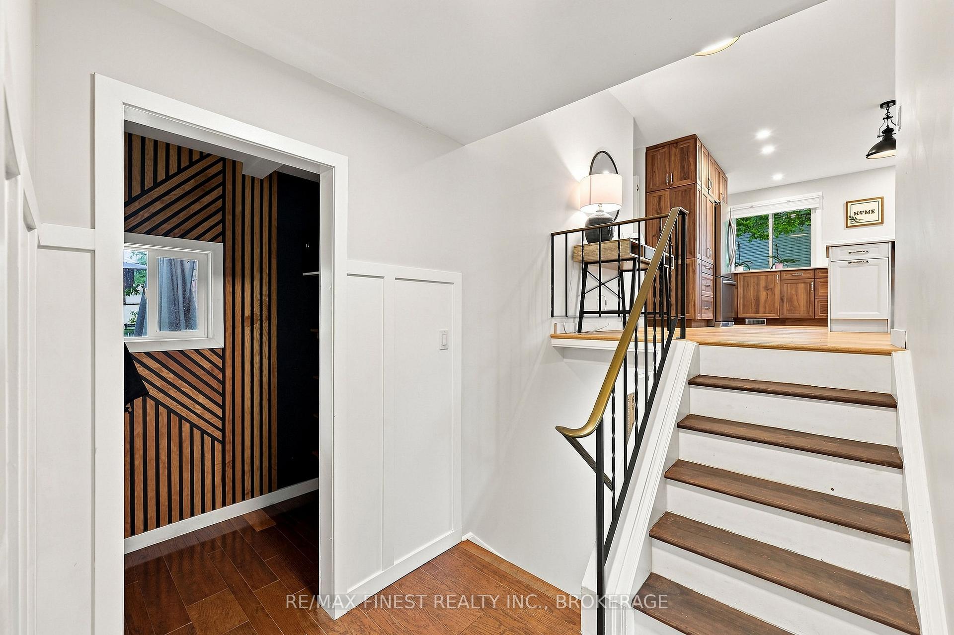 Photo 8 of 907 Pembridge Crescent, Kingston, South of Taylor-Kidd Blvd — HOMEH