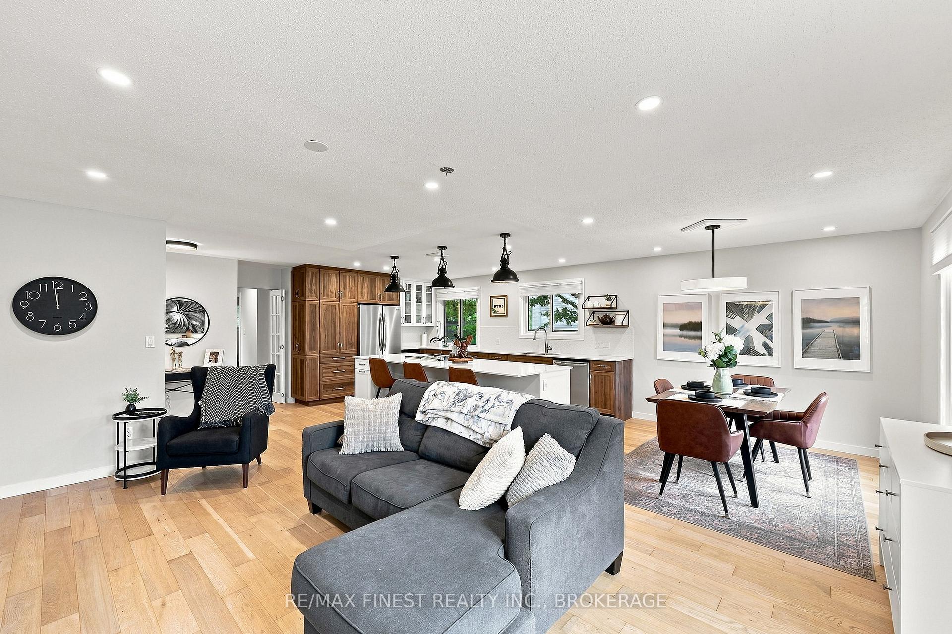 Photo 18 of 907 Pembridge Crescent, Kingston, South of Taylor-Kidd Blvd — HOMEH