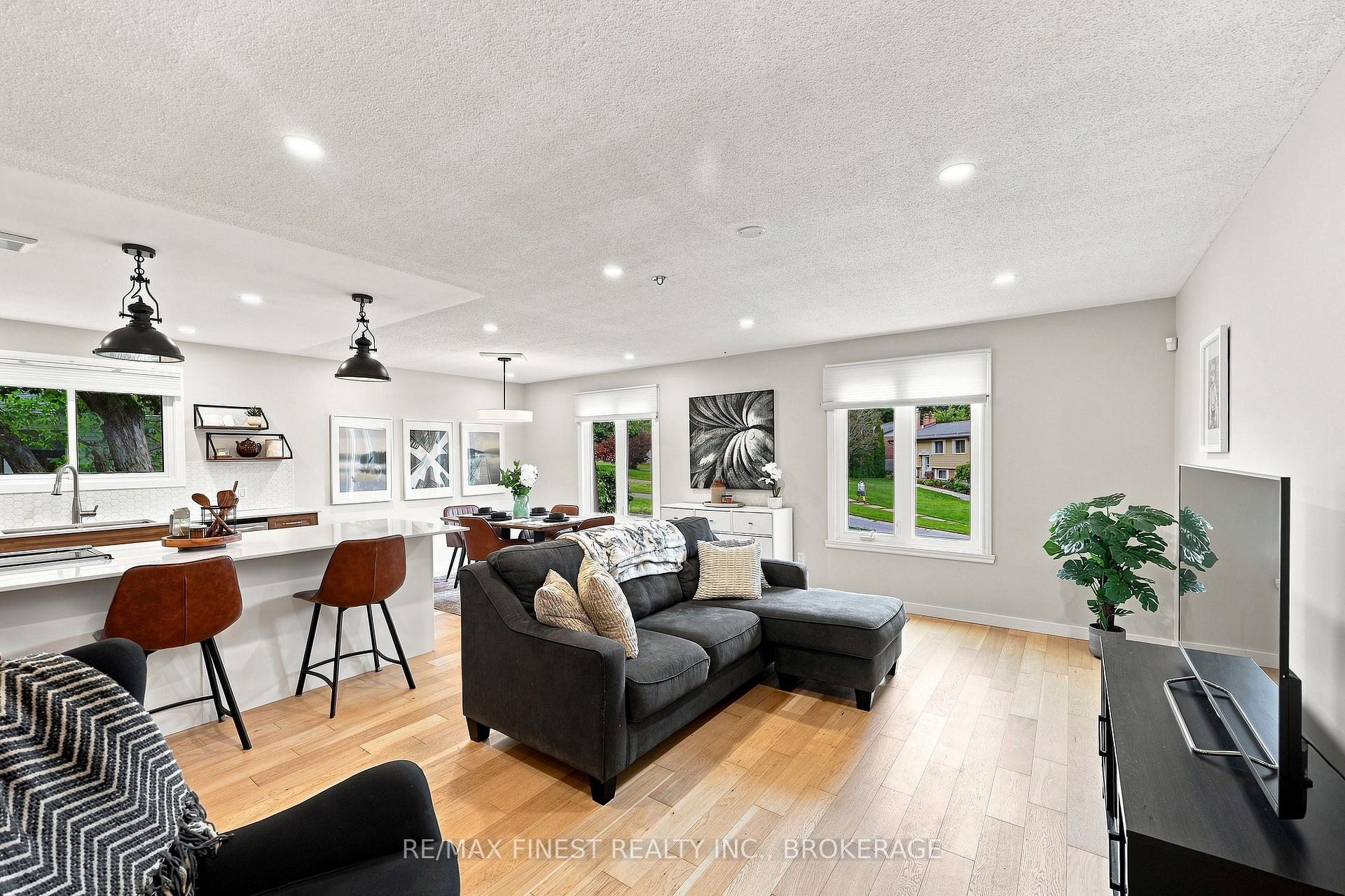 Photo 19 of 907 Pembridge Crescent, Kingston, South of Taylor-Kidd Blvd — HOMEH