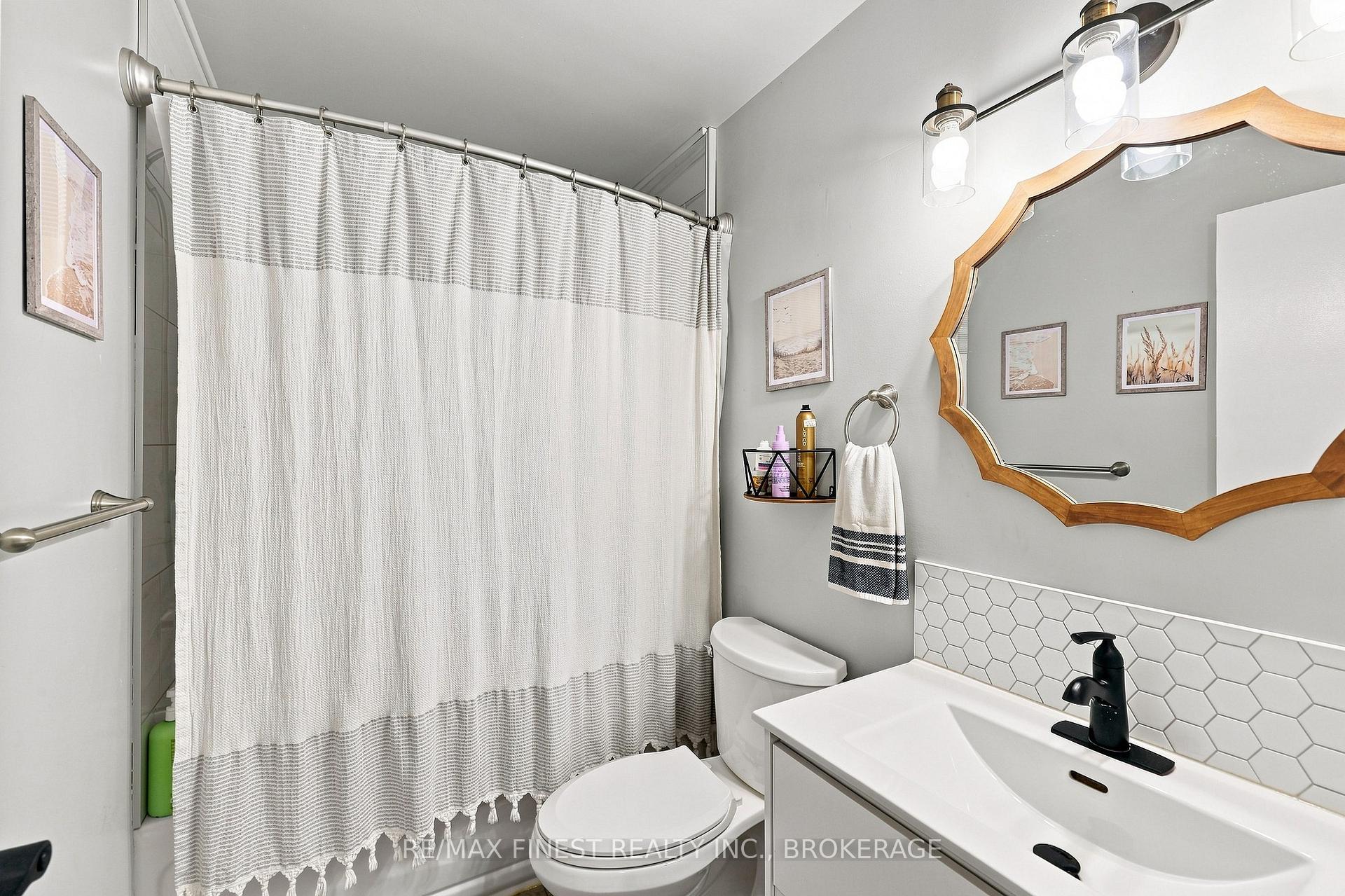 Photo 24 of 907 Pembridge Crescent, Kingston, South of Taylor-Kidd Blvd — HOMEH