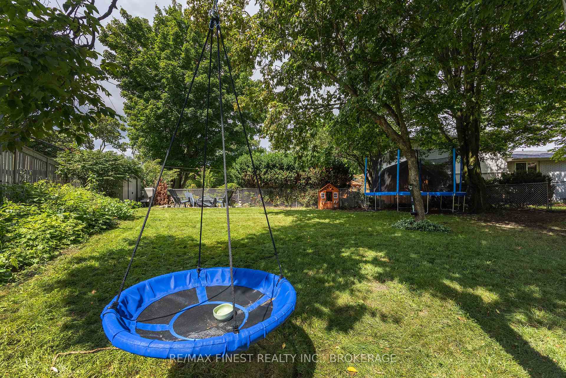 Photo 47 of 907 Pembridge Crescent, Kingston, South of Taylor-Kidd Blvd — HOMEH