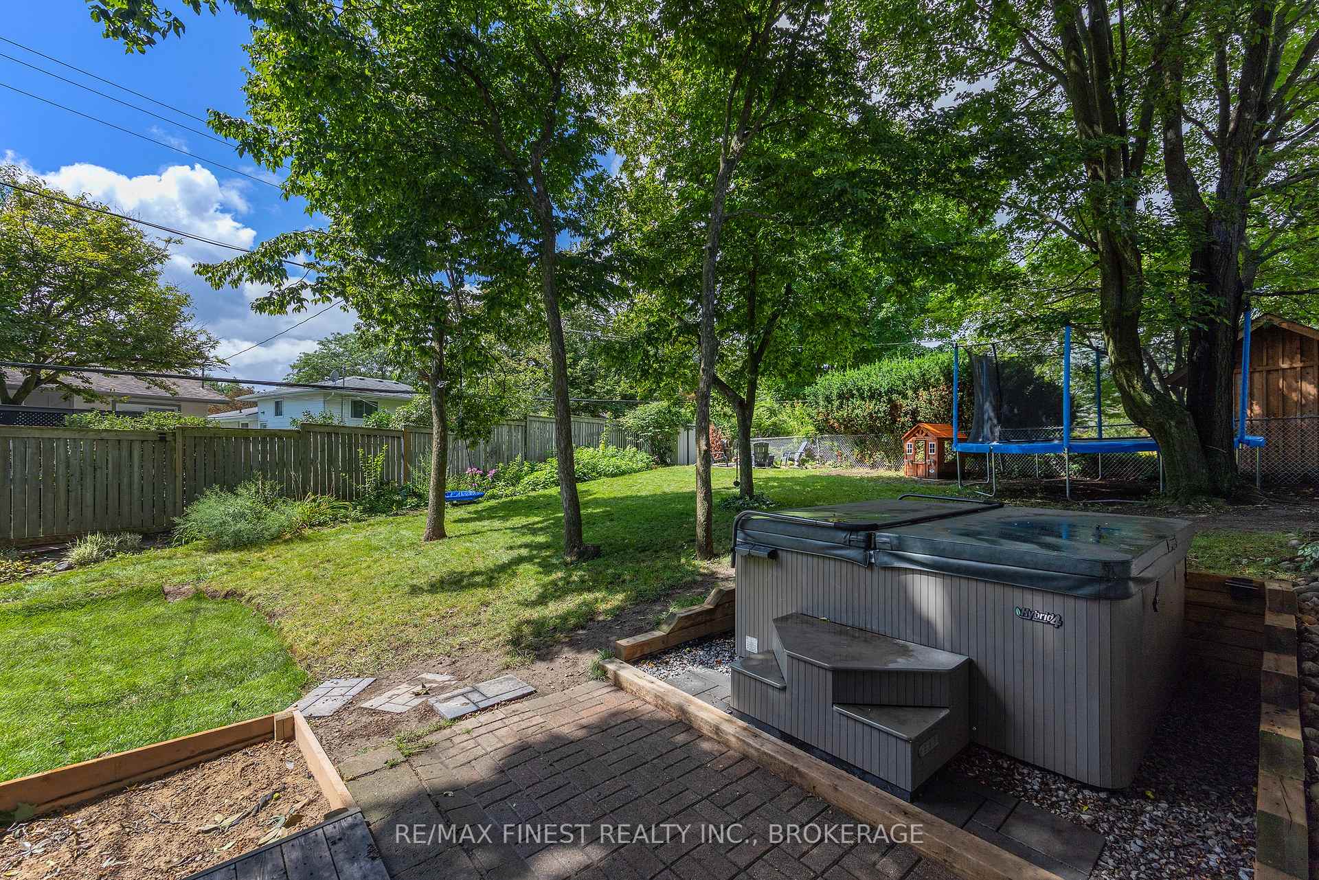 Photo 49 of 907 Pembridge Crescent, Kingston, South of Taylor-Kidd Blvd — HOMEH