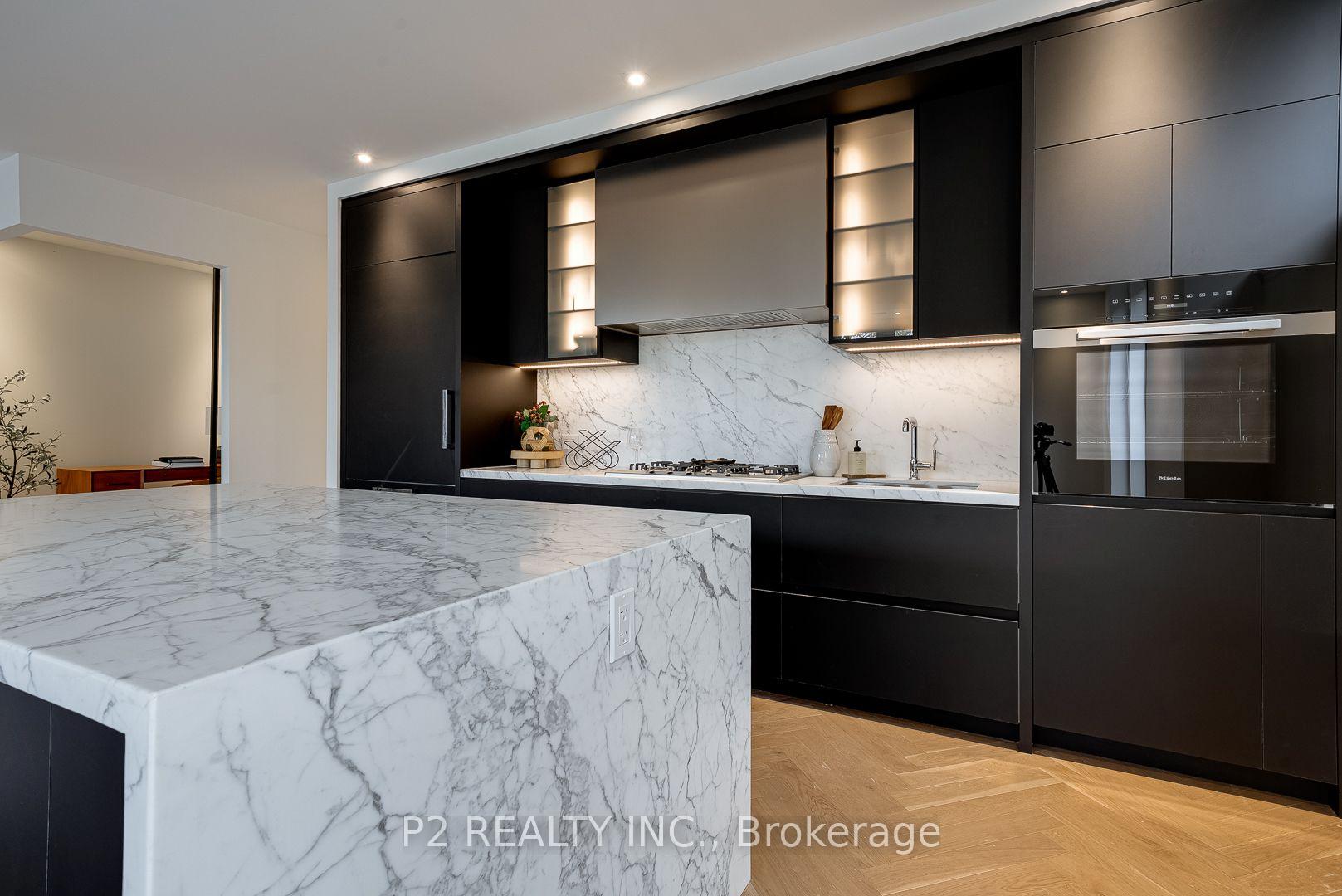 Photo 4 of Unit 311, 2 Forest Hill Road, Toronto, Casa Loma — HOMEH