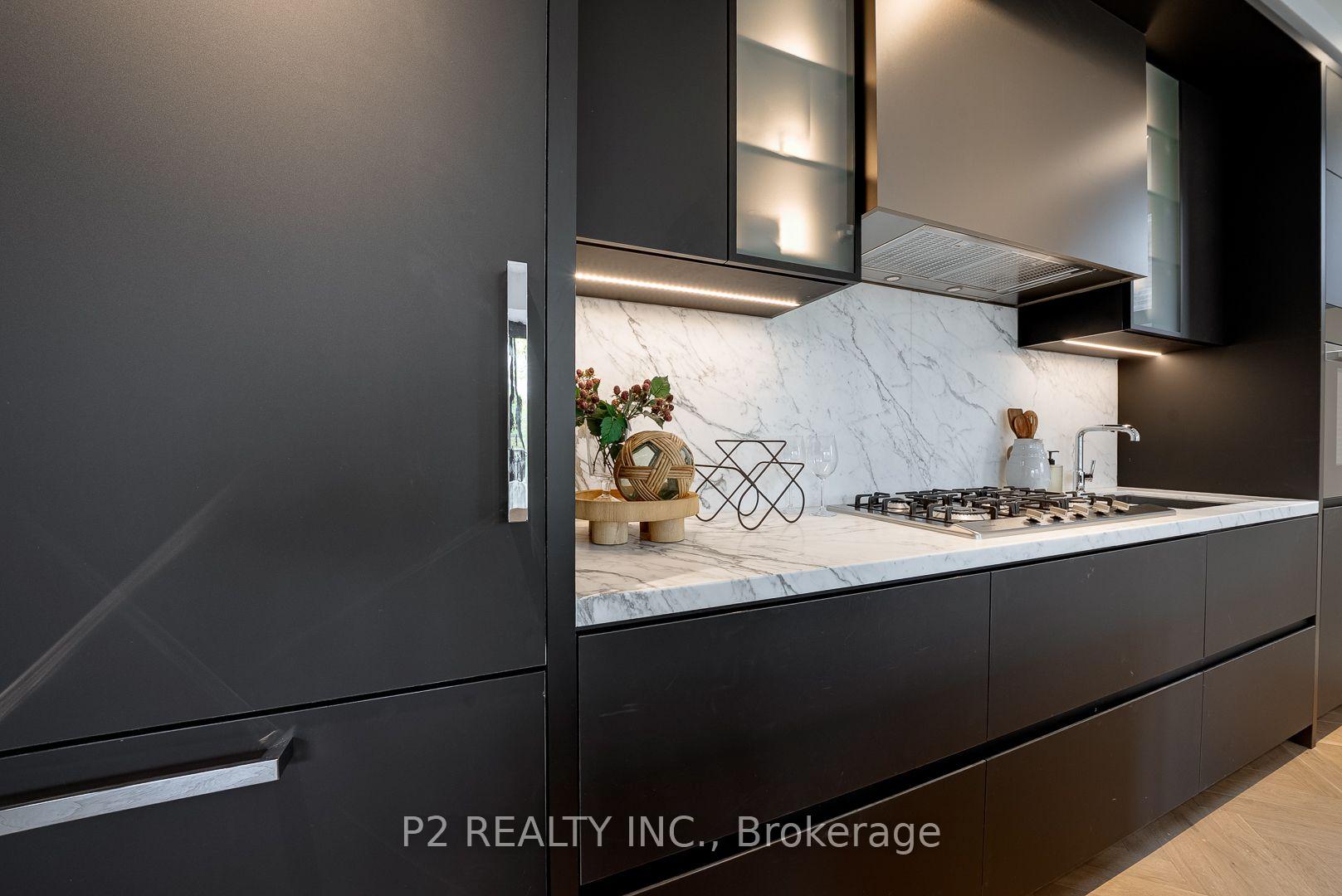 Photo 5 of Unit 311, 2 Forest Hill Road, Toronto, Casa Loma — HOMEH