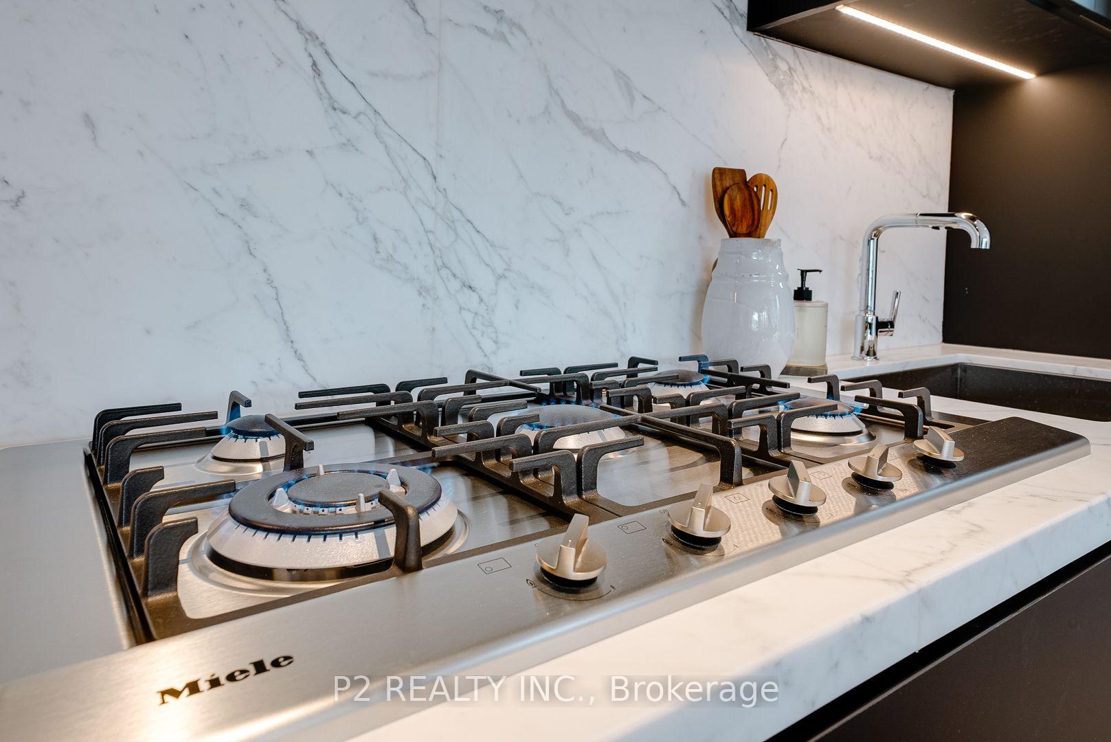 Photo 8 of Unit 311, 2 Forest Hill Road, Toronto, Casa Loma — HOMEH