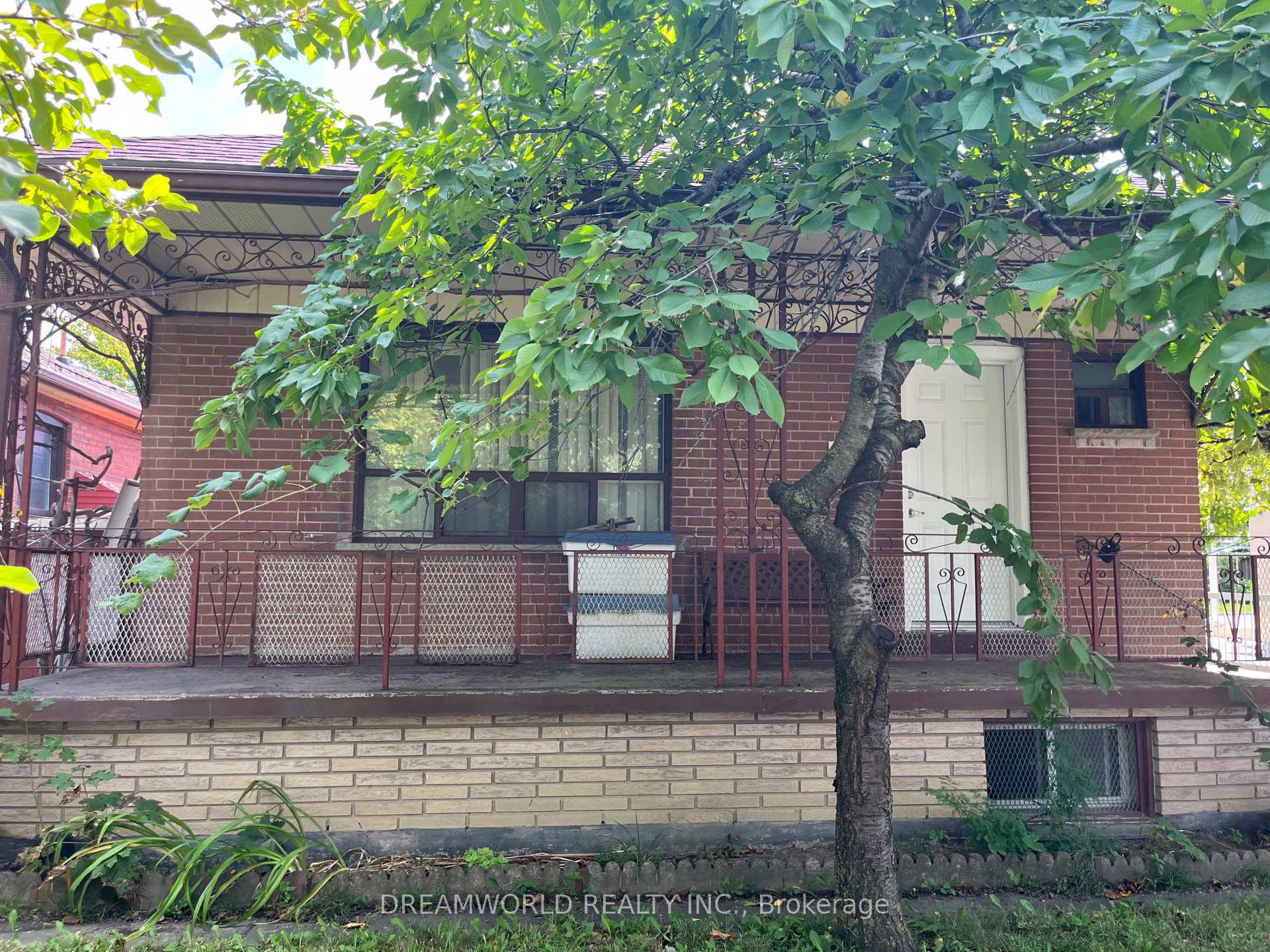 Photo 1 of 167 Redwater Drive, Etobicoke, Rexdale-Kipling — HOMEH