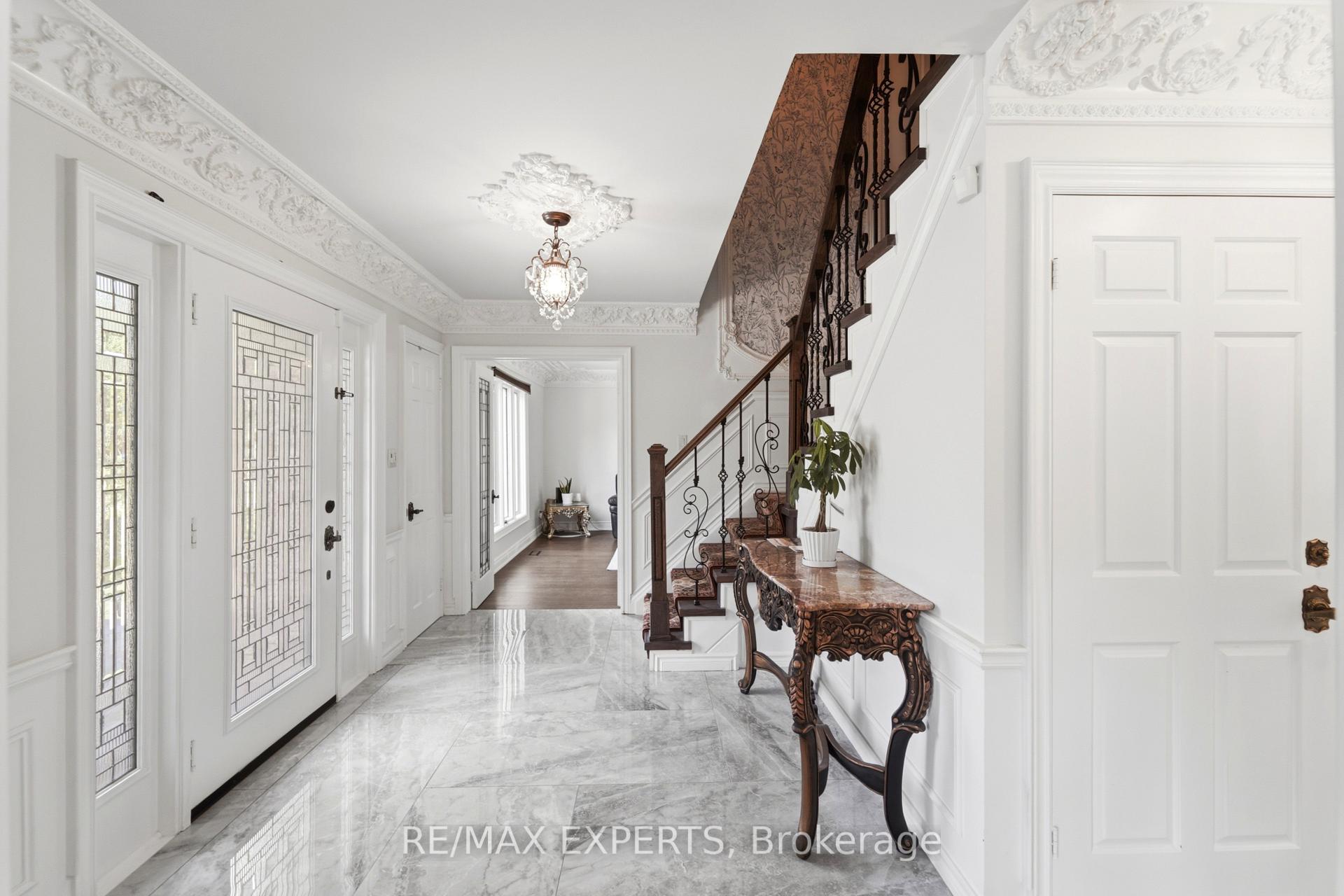 Photo 6 of 28 Stonegate Drive, Hamilton, Ancaster — HOMEH
