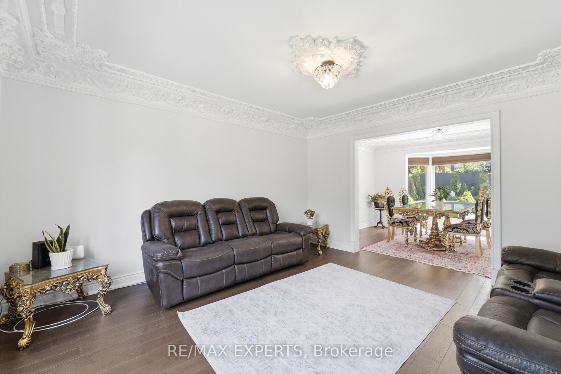 Photo 8 of 28 Stonegate Drive, Hamilton, Ancaster — HOMEH