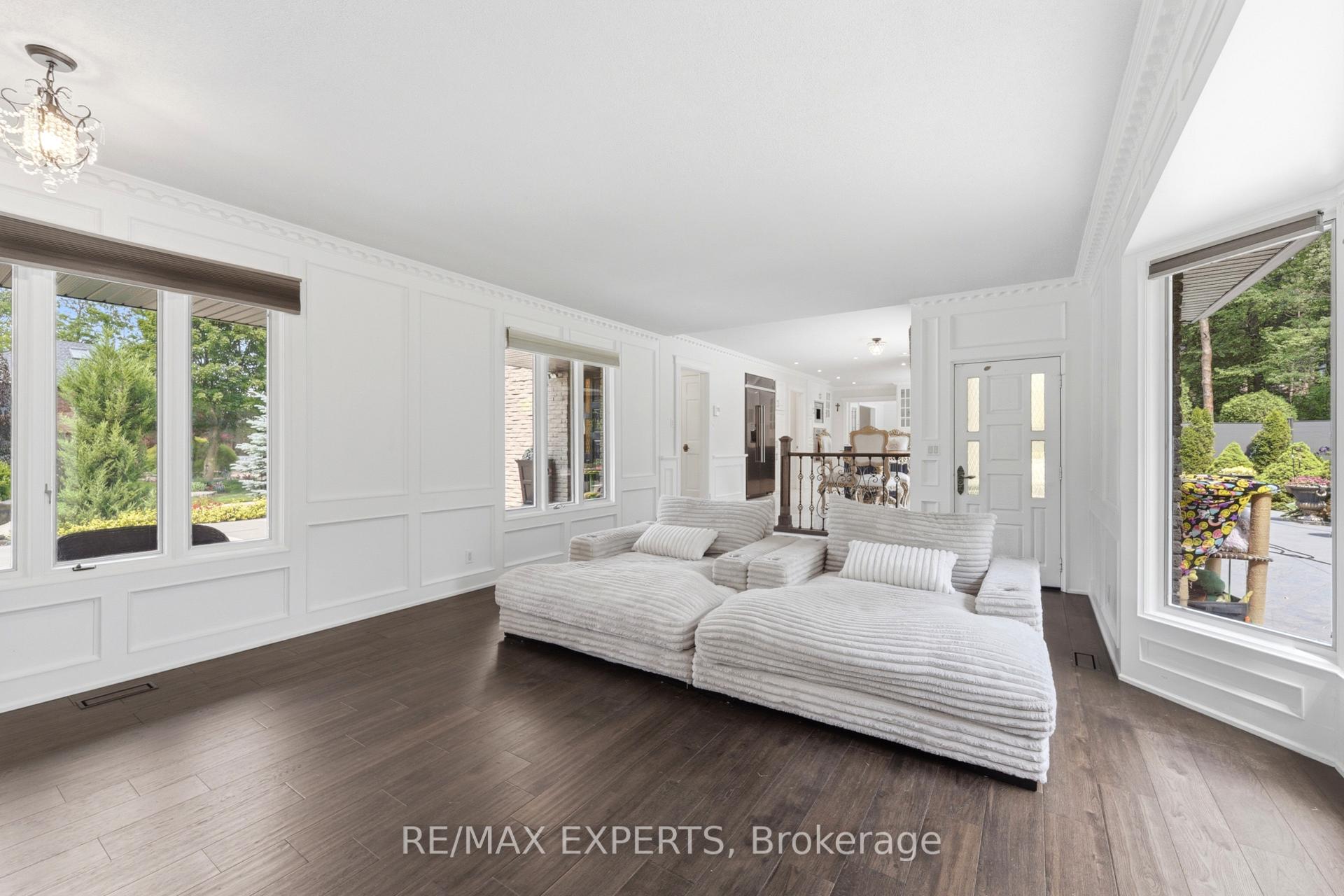 Photo 16 of 28 Stonegate Drive, Hamilton, Ancaster — HOMEH