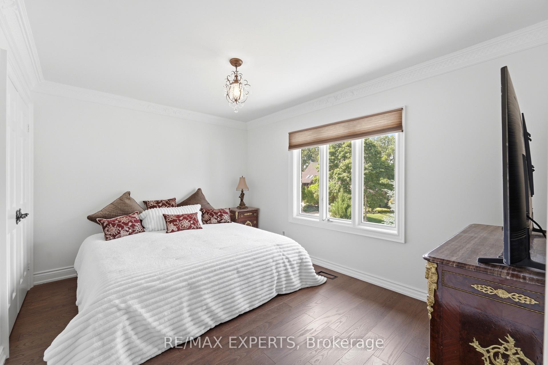 Photo 27 of 28 Stonegate Drive, Hamilton, Ancaster — HOMEH