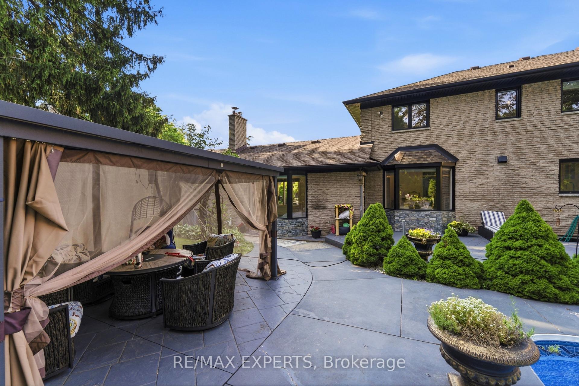 Photo 36 of 28 Stonegate Drive, Hamilton, Ancaster — HOMEH