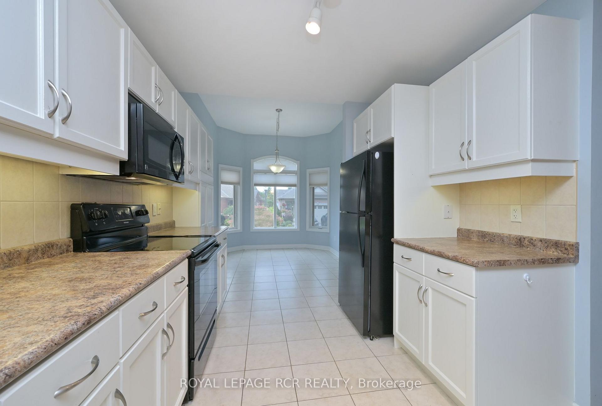 Photo 8 of 6 Artisan Lane, New Tecumseth, Alliston — HOMEH