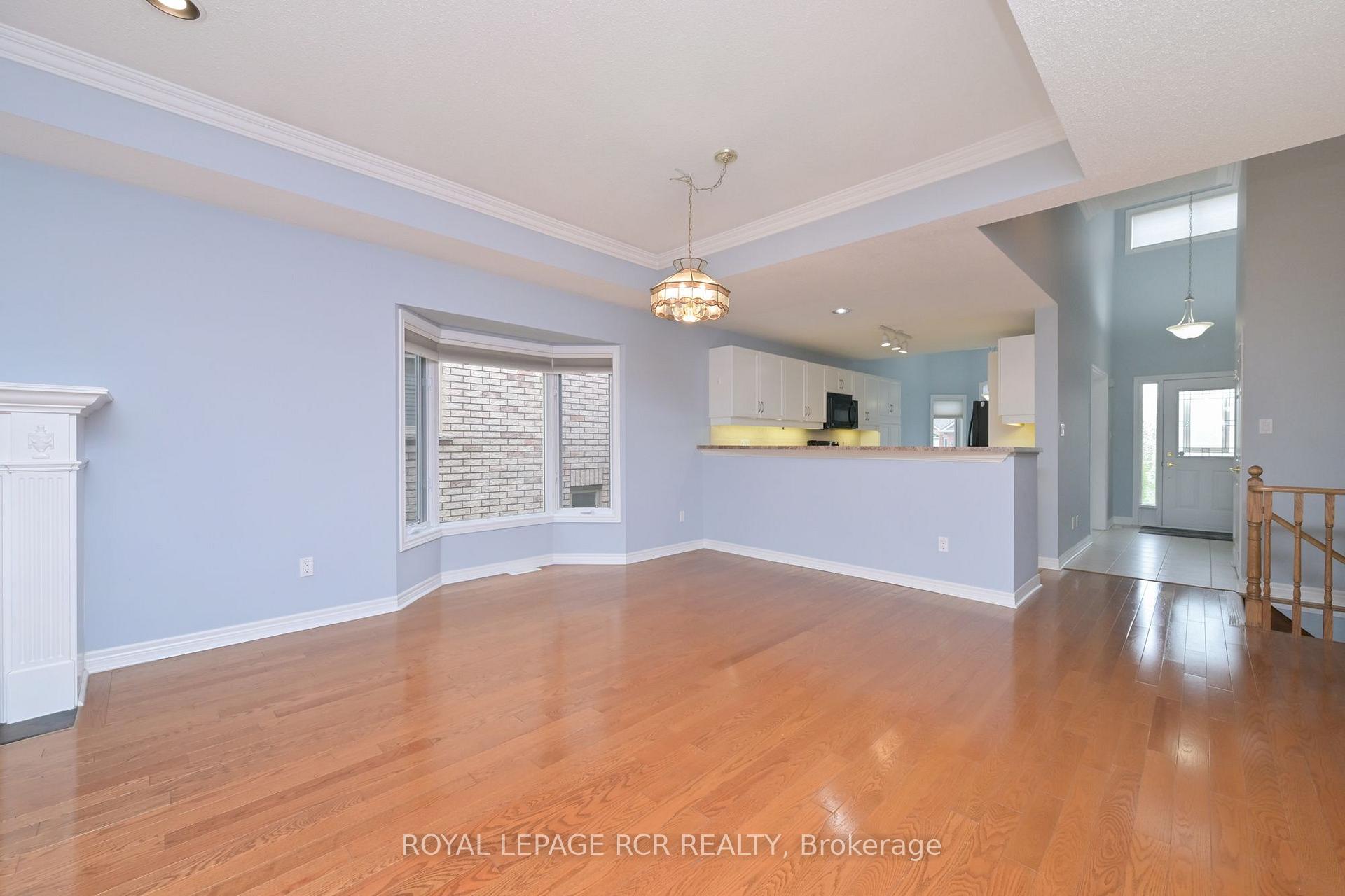 Photo 11 of 6 Artisan Lane, New Tecumseth, Alliston — HOMEH