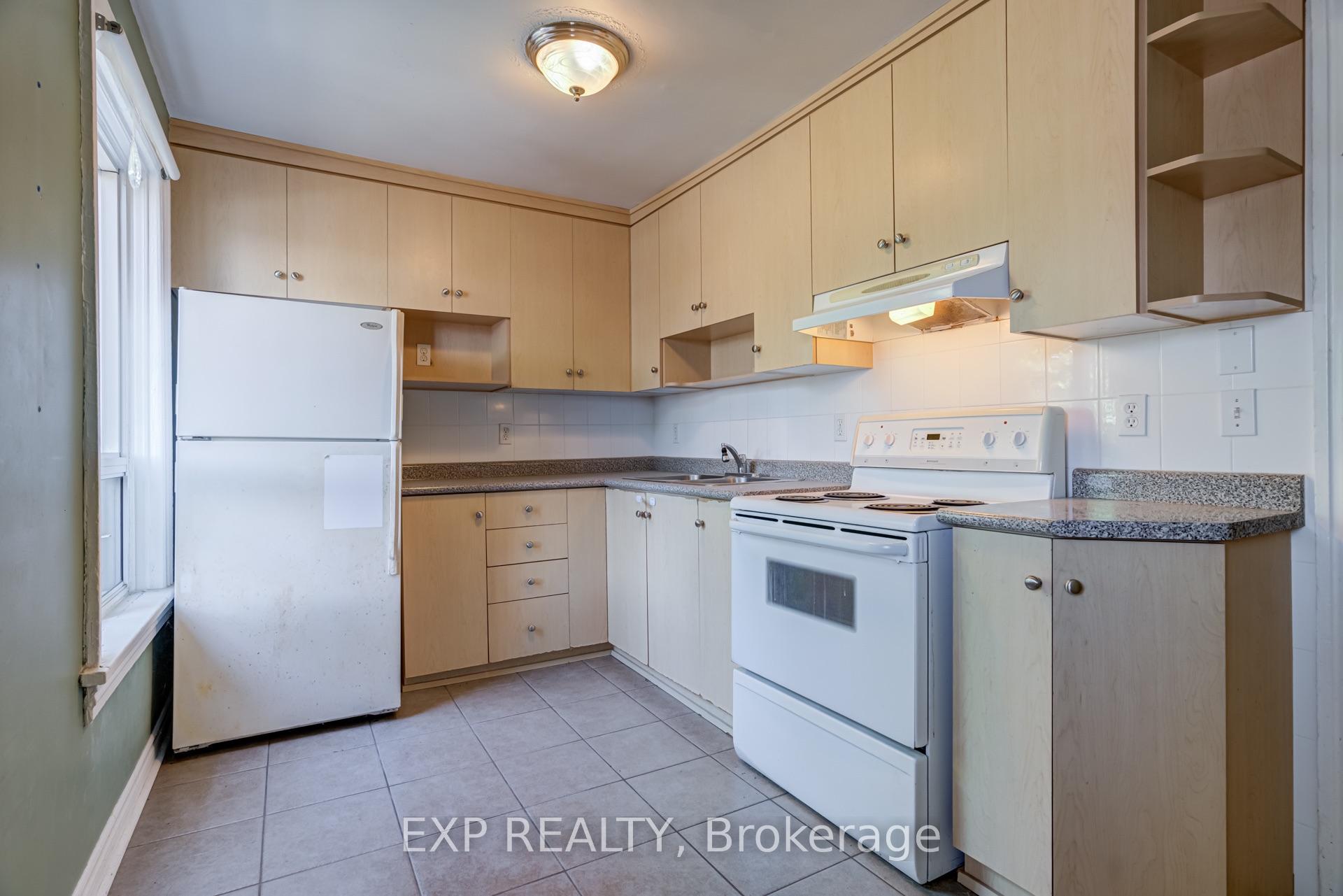 Photo 5 of Unit 2nd & 3rd, 196 Beatrice Street, Toronto, Palmerston-Little Italy — HOMEH
