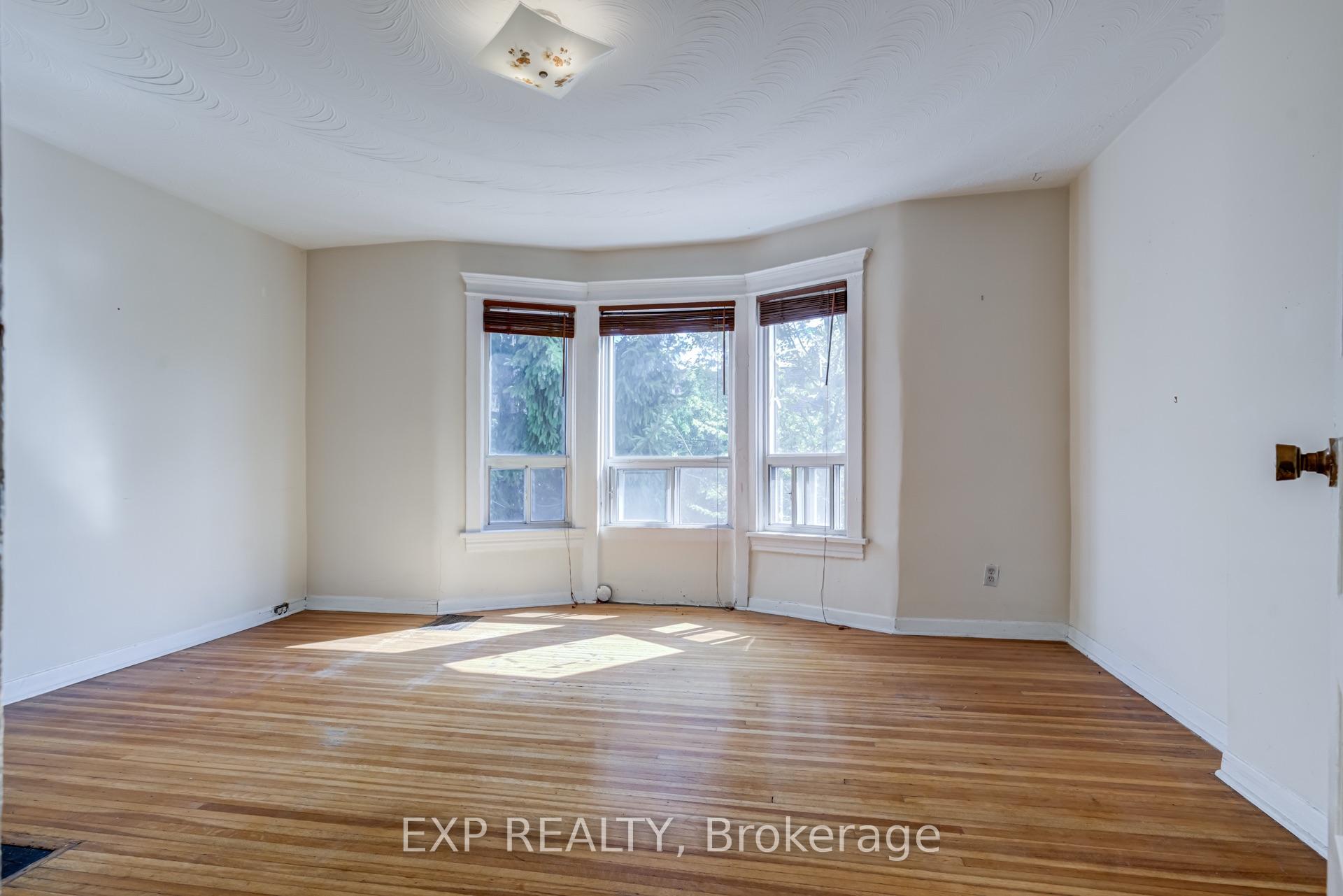Photo 7 of Unit 2nd & 3rd, 196 Beatrice Street, Toronto, Palmerston-Little Italy — HOMEH